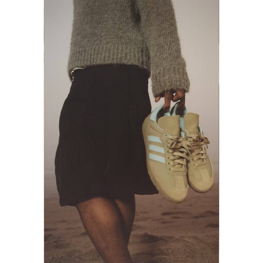 Adidas x Pharrell Williams Humanrace Samba Aluminium Wonder Mauve, Adidas x Pharrell Williams Humanrace Samba Orbit Green Ash Grey 착용 스타일 - 3