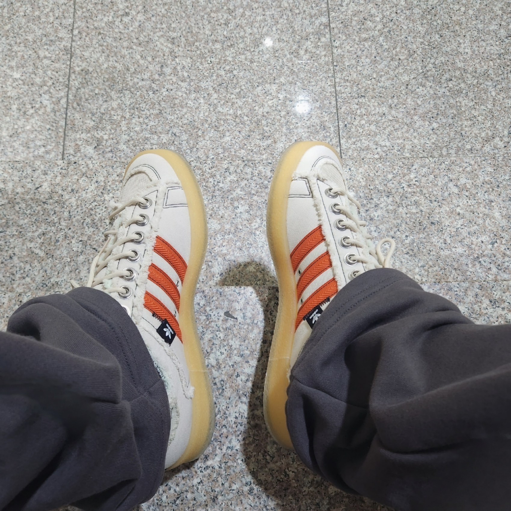 Adidas x Song for the Mute Campus 80s Bliss Core Black 착용 스타일 - 2