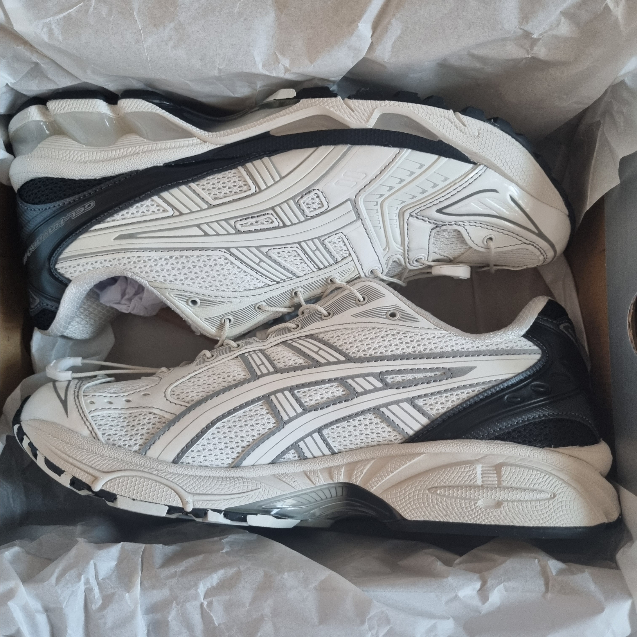 Asics x Unaffected Gel-Kayano 14 Galaxy White 착용 스타일
