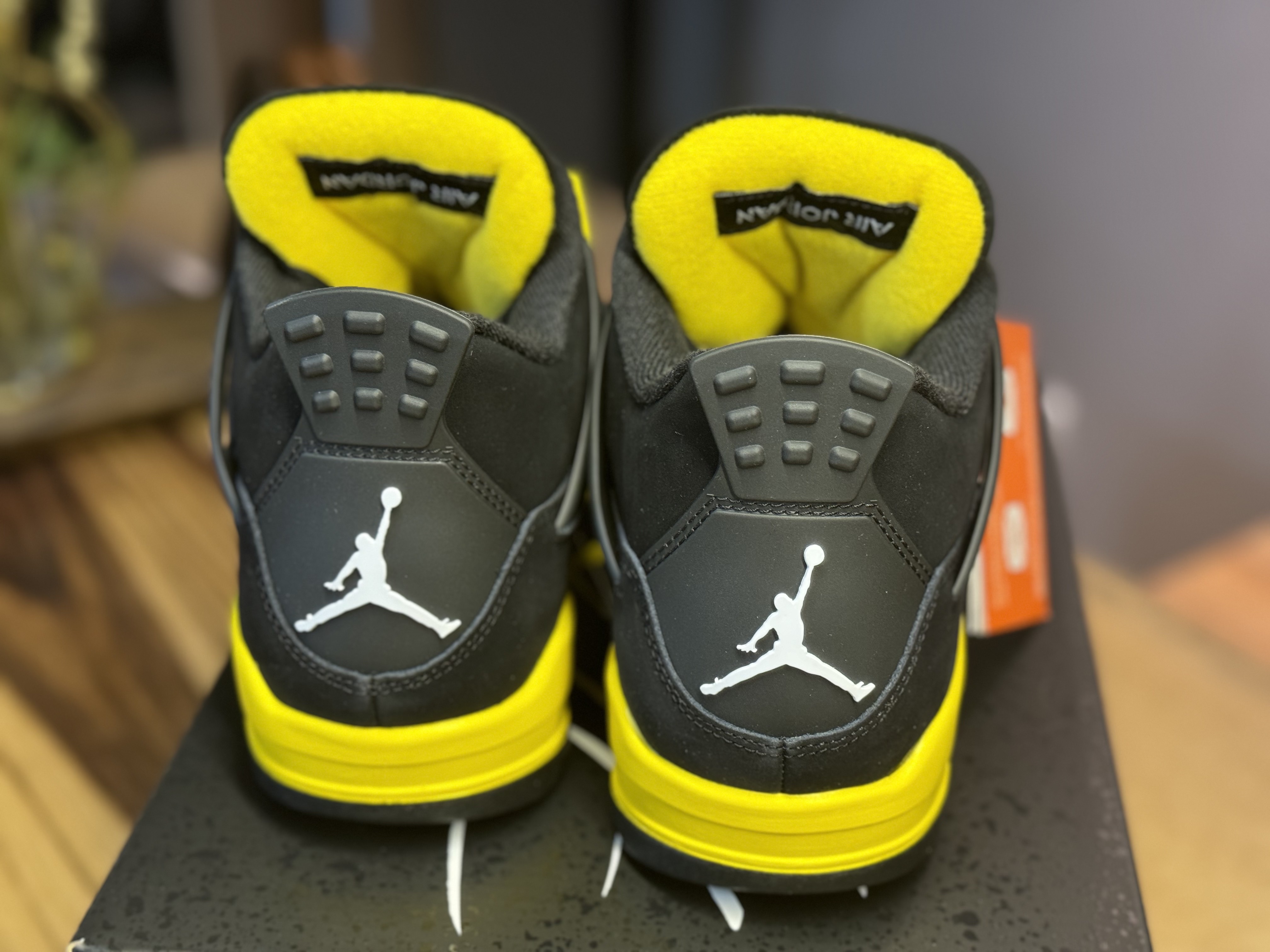 Jordan 4 Retro Thunder 2023 착용 스타일 - 4