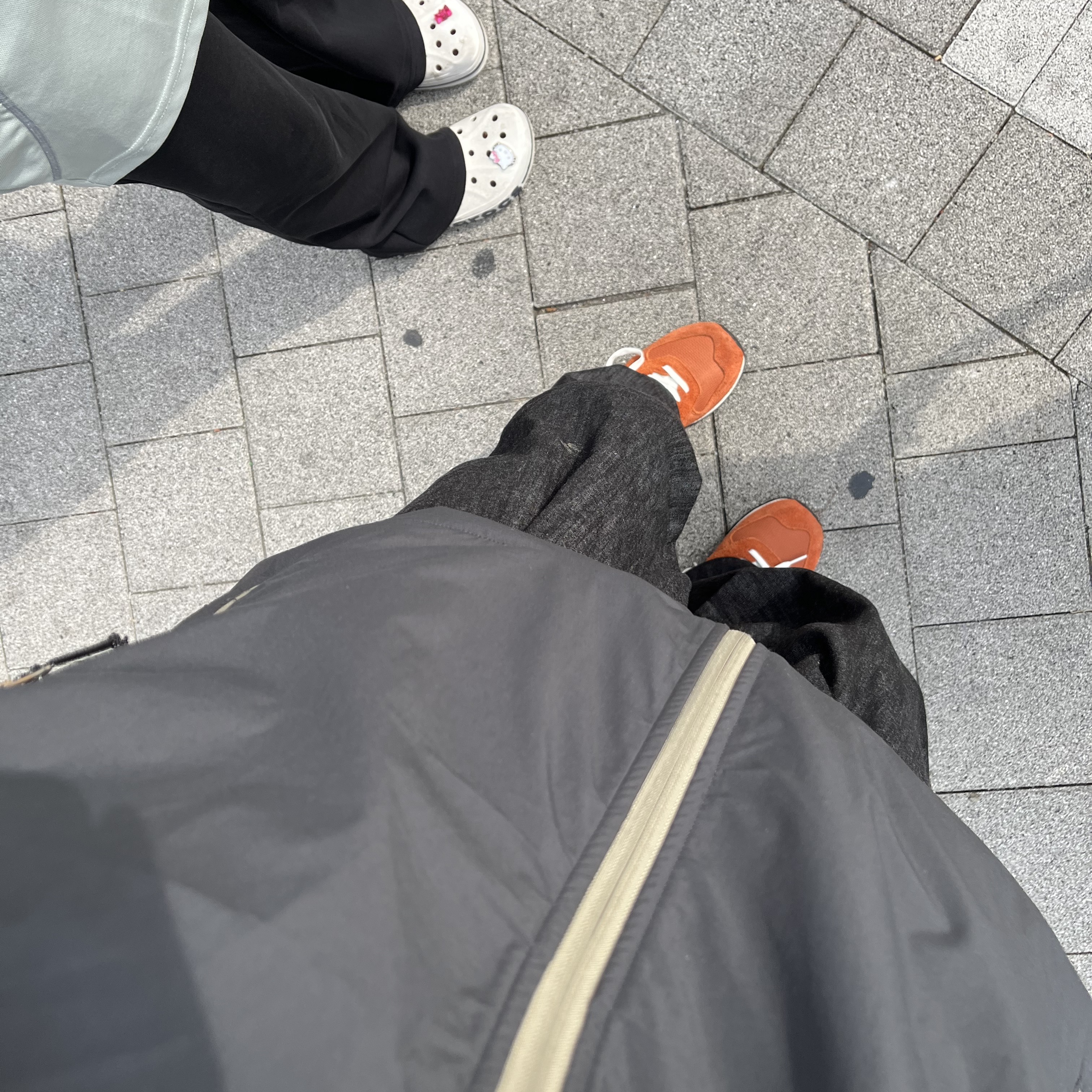 New Balance 574 Heritage Orange Burst White 착용 스타일