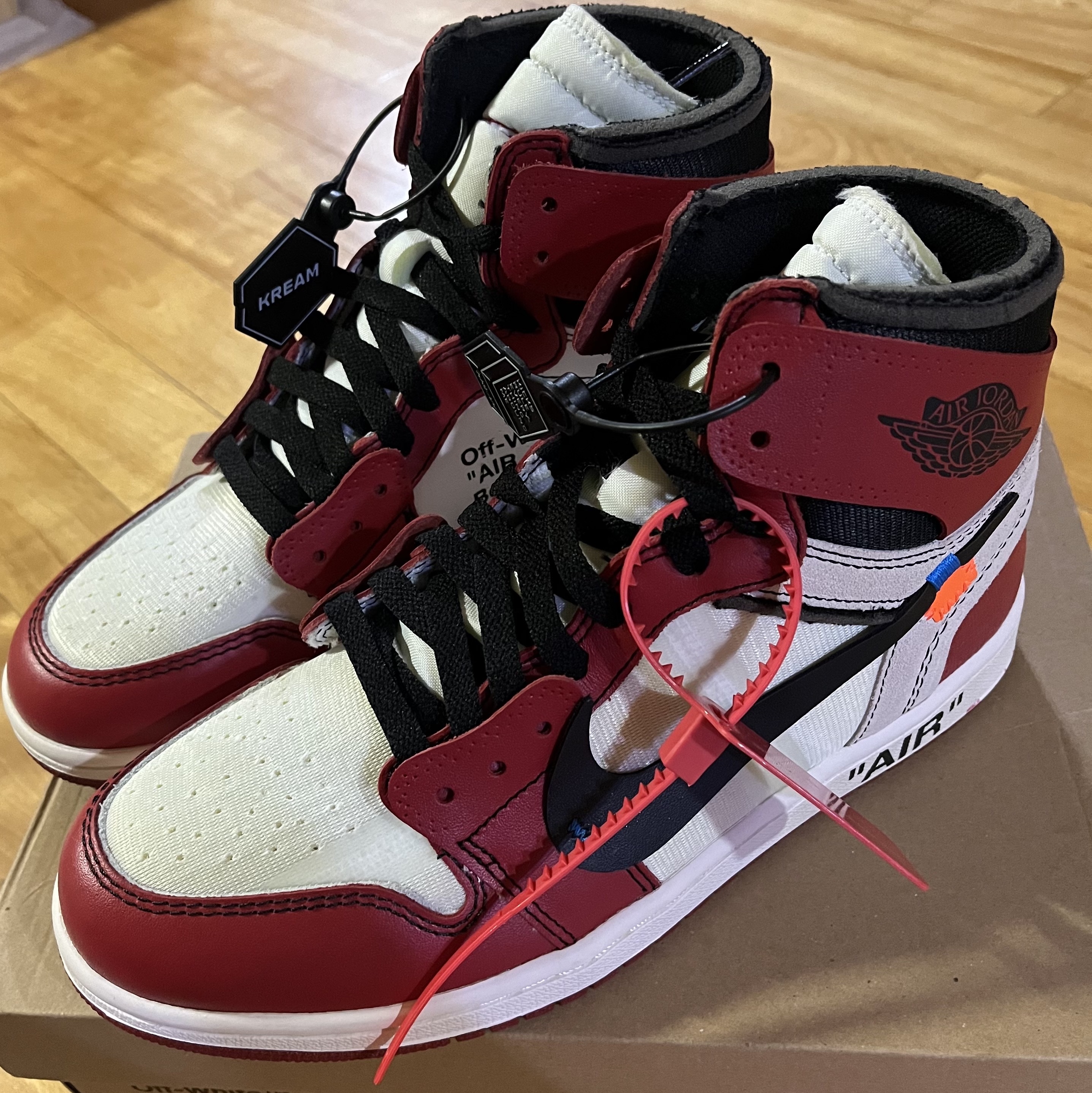 Jordan 1 x Off-White Retro High Chicago The Ten 착용 스타일