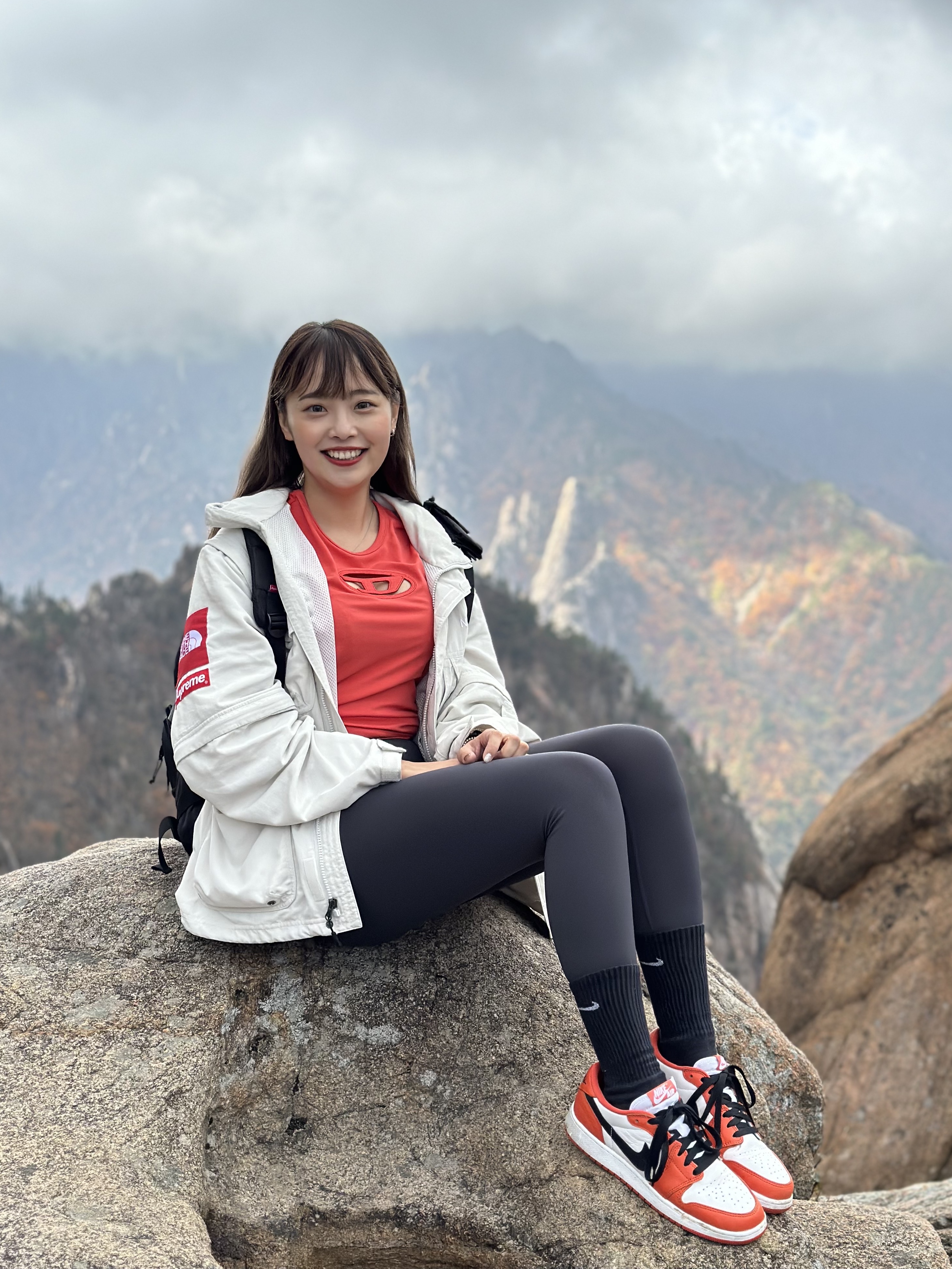 Supreme x The North Face Trekking Convertible Jacket Stone - 22SS, Jordan 1 Low OG Starfish 착용 스타일 - 1