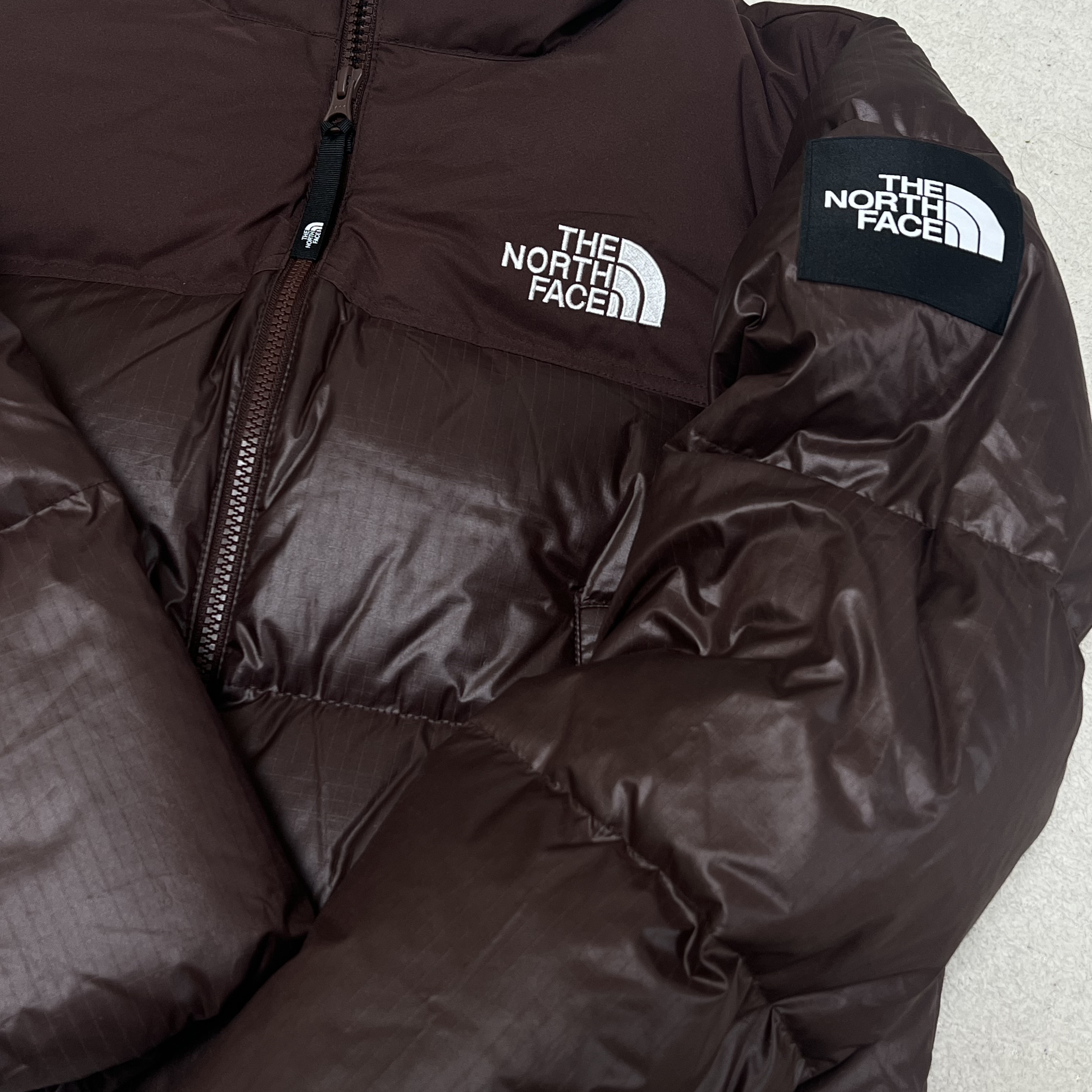 (W) The North Face White Label Novelty Nuptse Down Jacket Cocoa Brown 착용 스타일