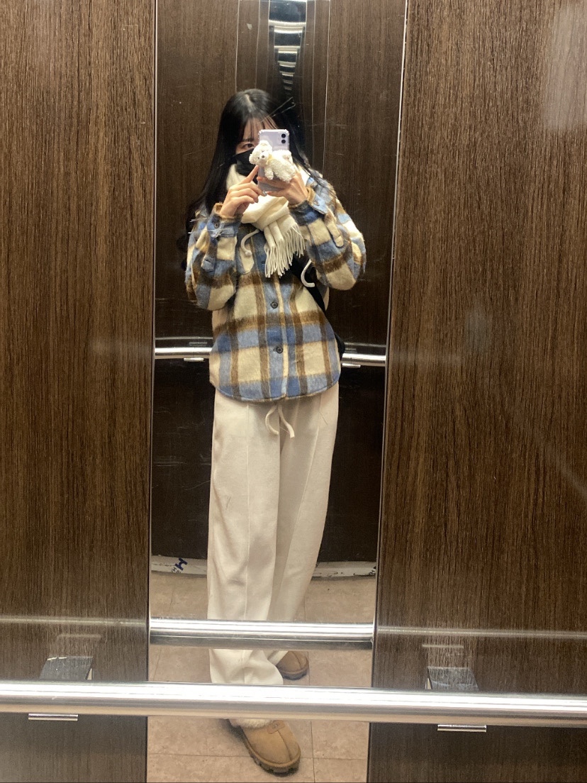 (W) UGG Coquette Slipper Chestnut 착용 스타일