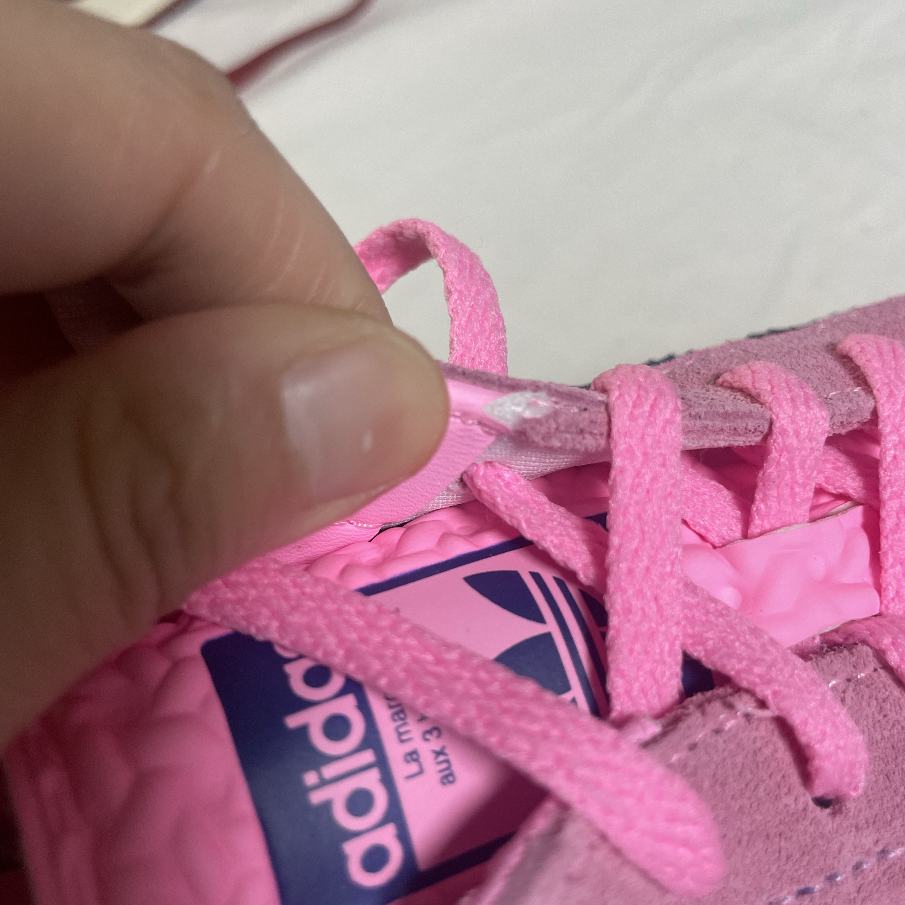 (W) Adidas Gazelle Bold Pink Glow Victory Blue 착용 스타일 - 1