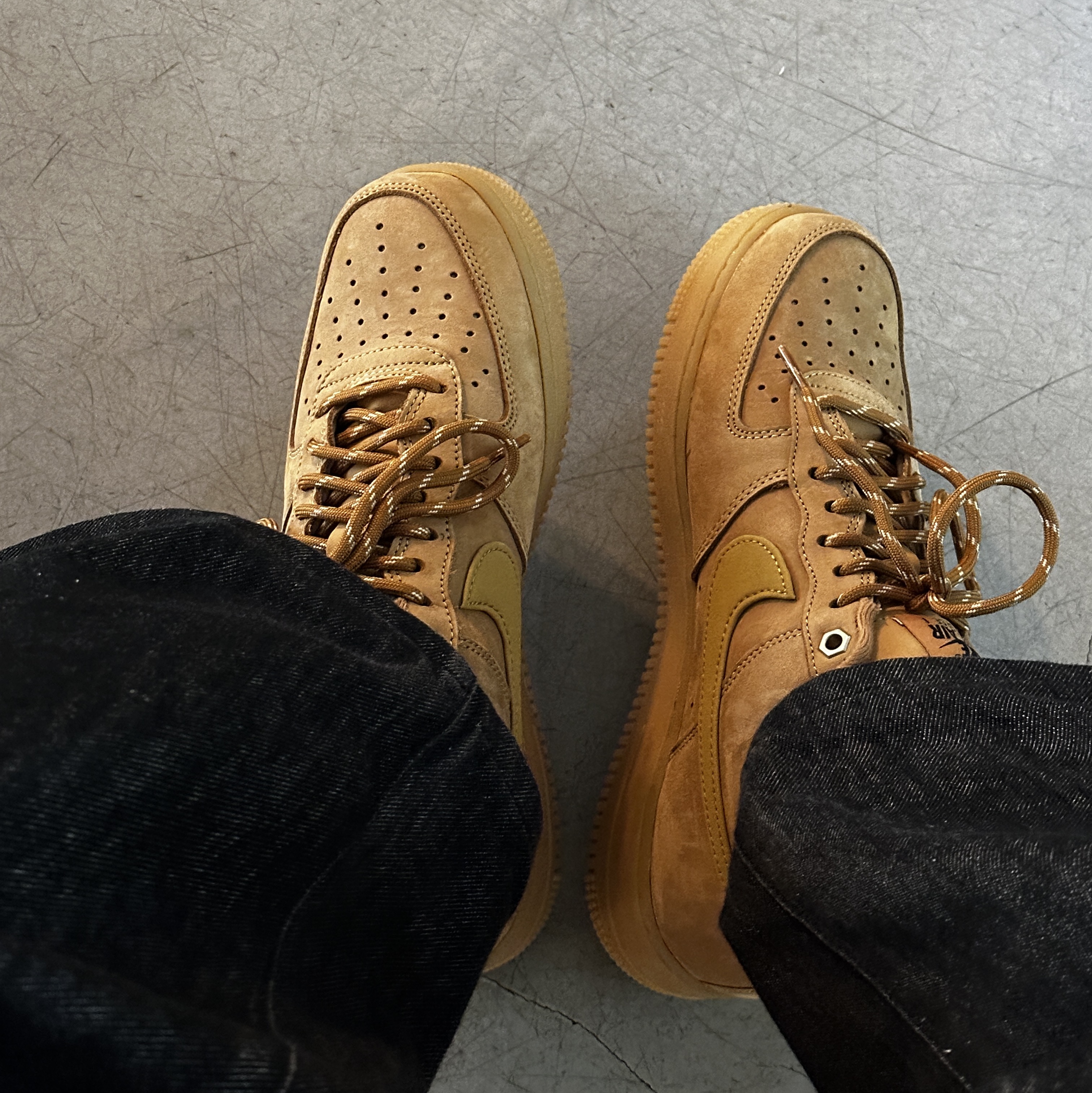 Nike Air Force 1 '07 WB Flax 착용 스타일 - 1