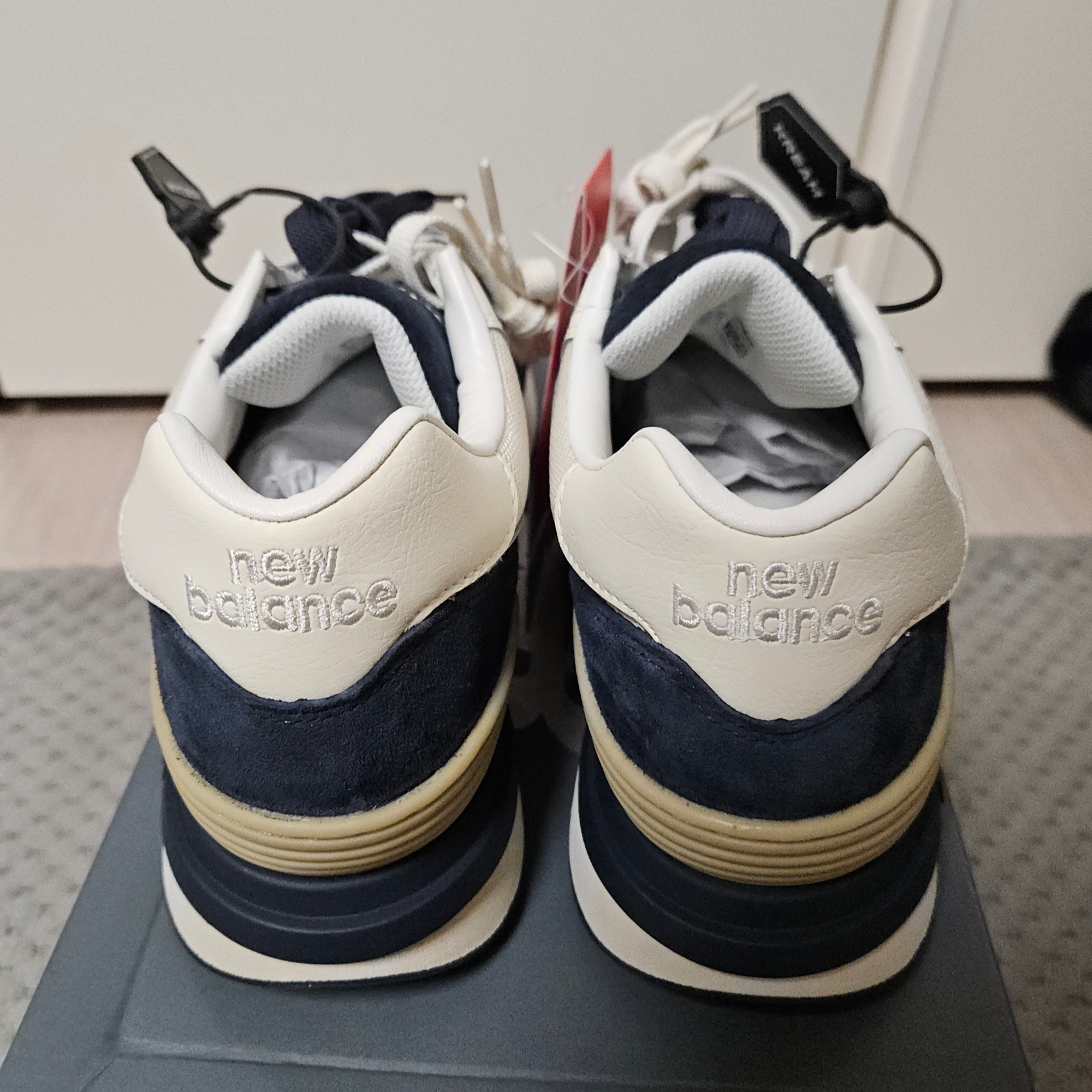 New Balance 574 Legacy Navy Blue 착용 스타일 - 3