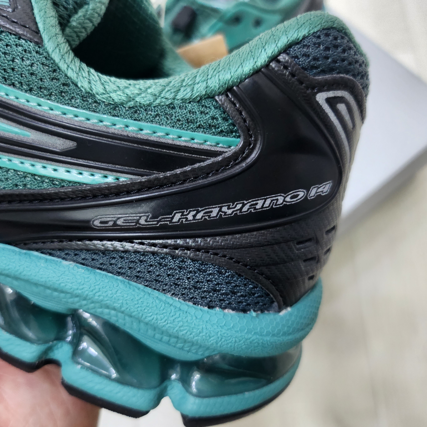 Asics x Unaffected Gel-Kayano 14 Uranus Green 착용 스타일 - 3