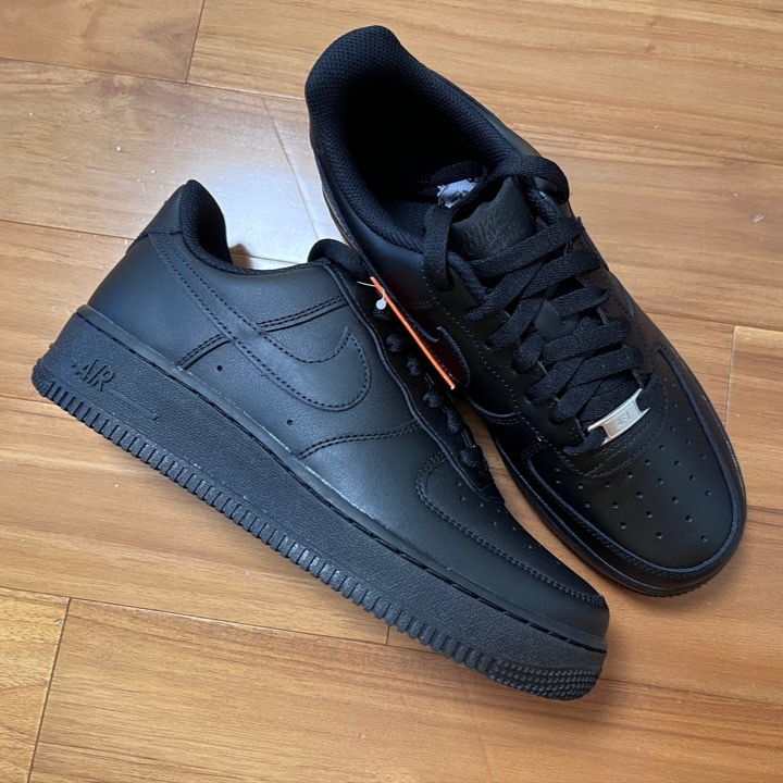 (W) Nike Air Force 1 '07 Low Triple Black 착용 스타일