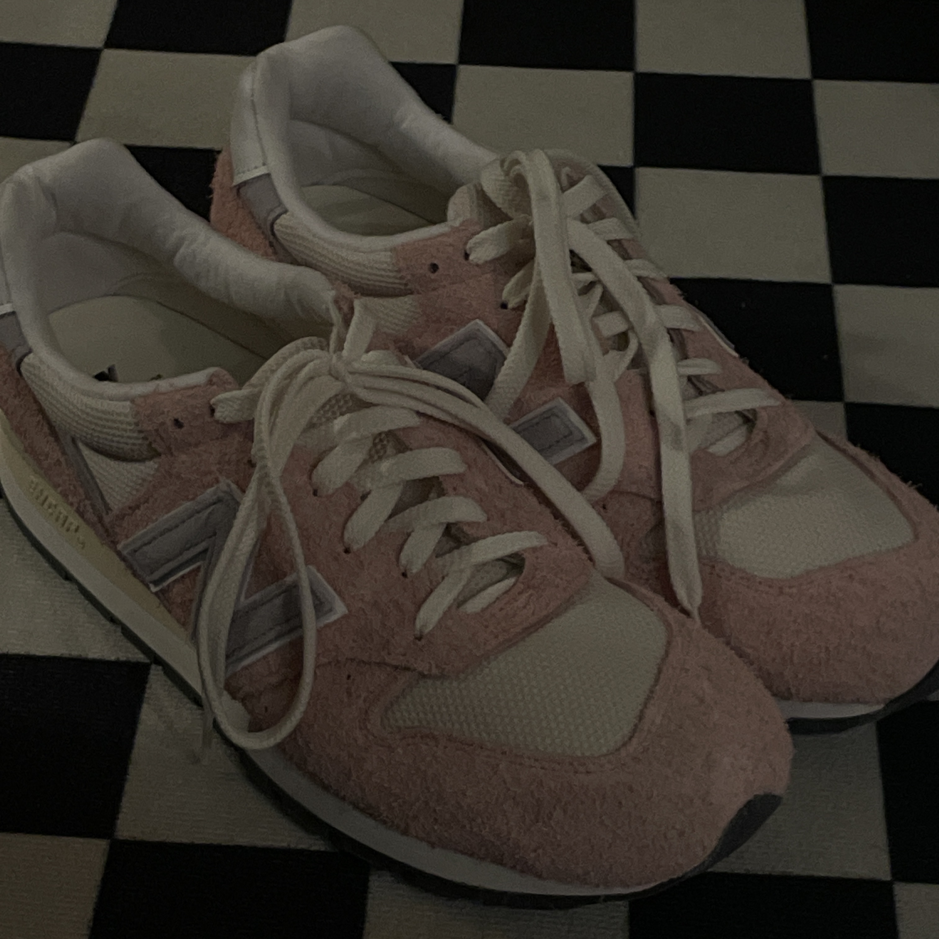 New Balance Made in USA 996 Pink Haze Silver 착용 스타일