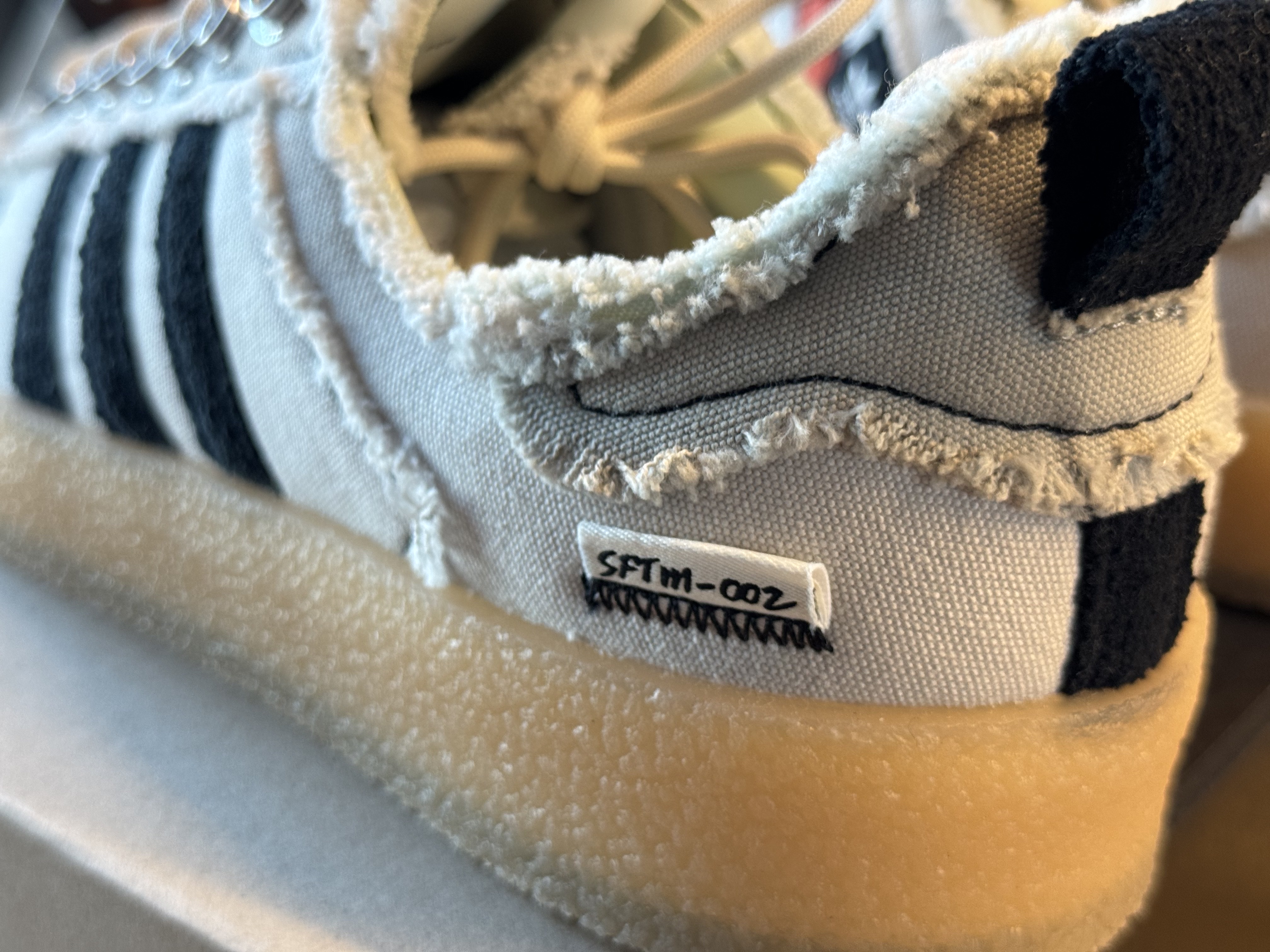 Adidas x Song for the Mute Campus 80s Bliss Core Black 착용 스타일 - 4