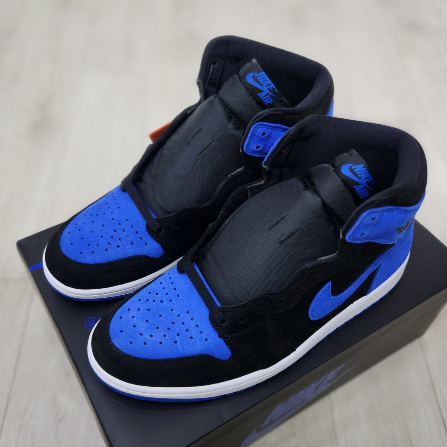 Jordan 1 Retro High OG Royal Reimagined 착용 스타일 - 2