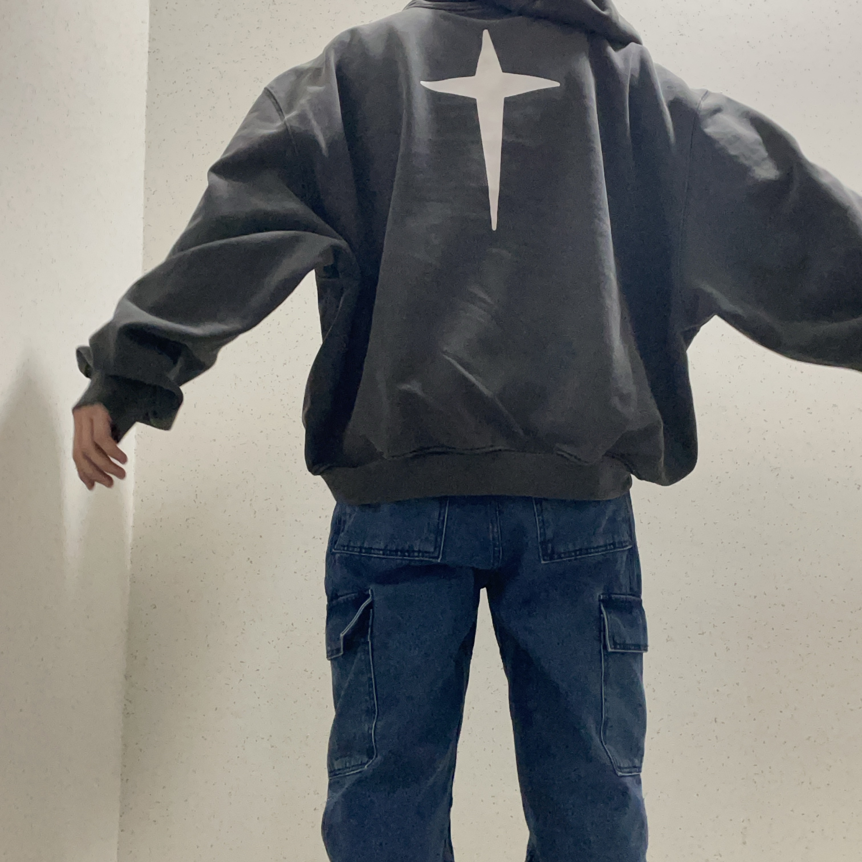Ourpas 075 Ivy League Hoodie Washed Gray 착용 스타일