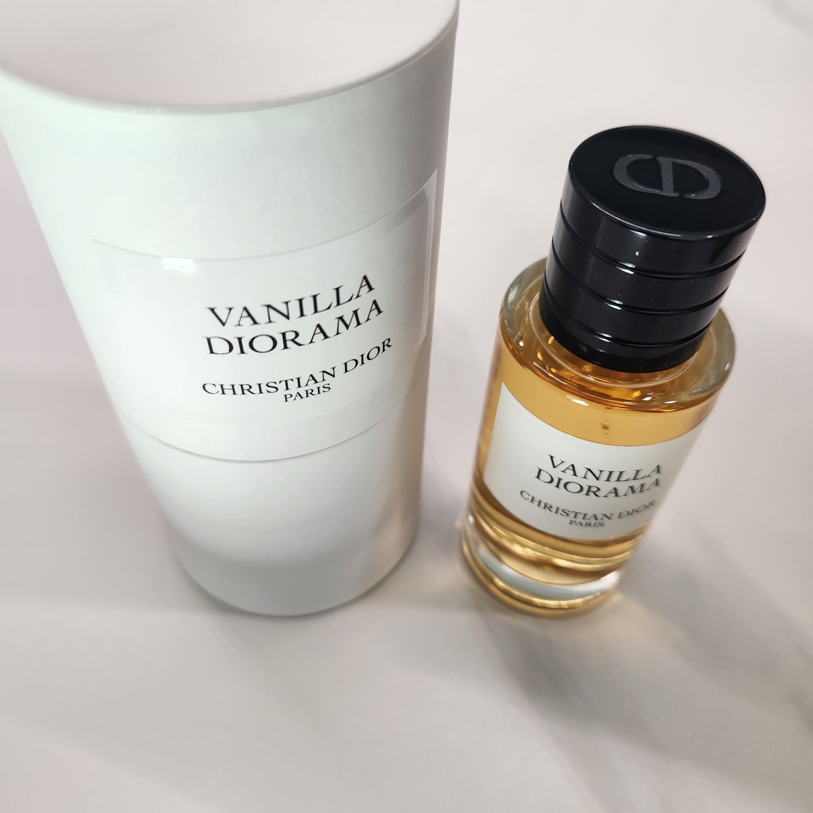 Dior Vanilla Diorama Eau De Parfum 40ml 착용 스타일 - 2