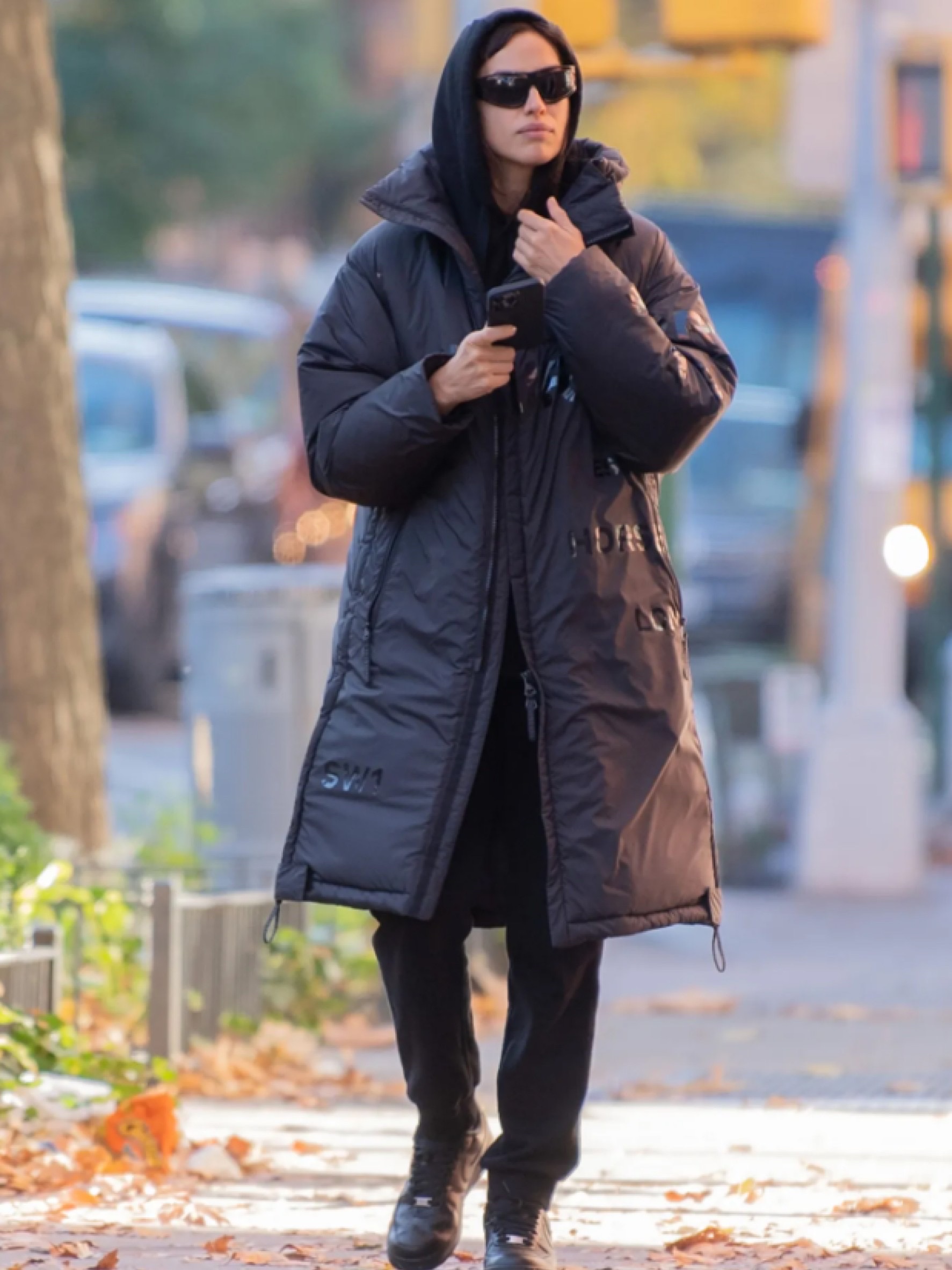 Supreme x Burberry Box Logo Hooded Sweatshirt Black - 22SS, (W) Maison Margiela Tabi Knee High Boots Black 착용 스타일 - 3