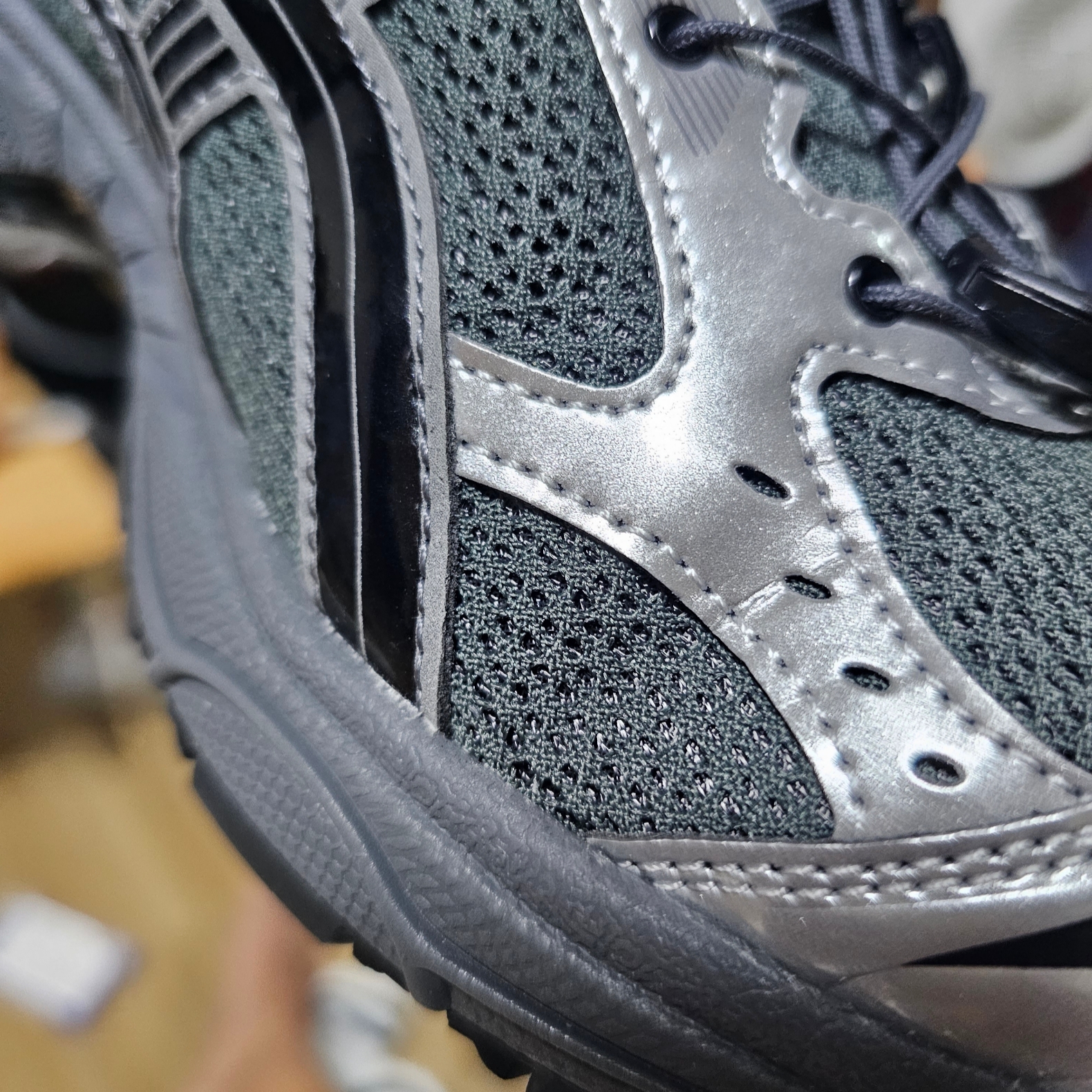 Asics x Unaffected Gel-Kayano 14 Silver Moon 착용 스타일 - 3