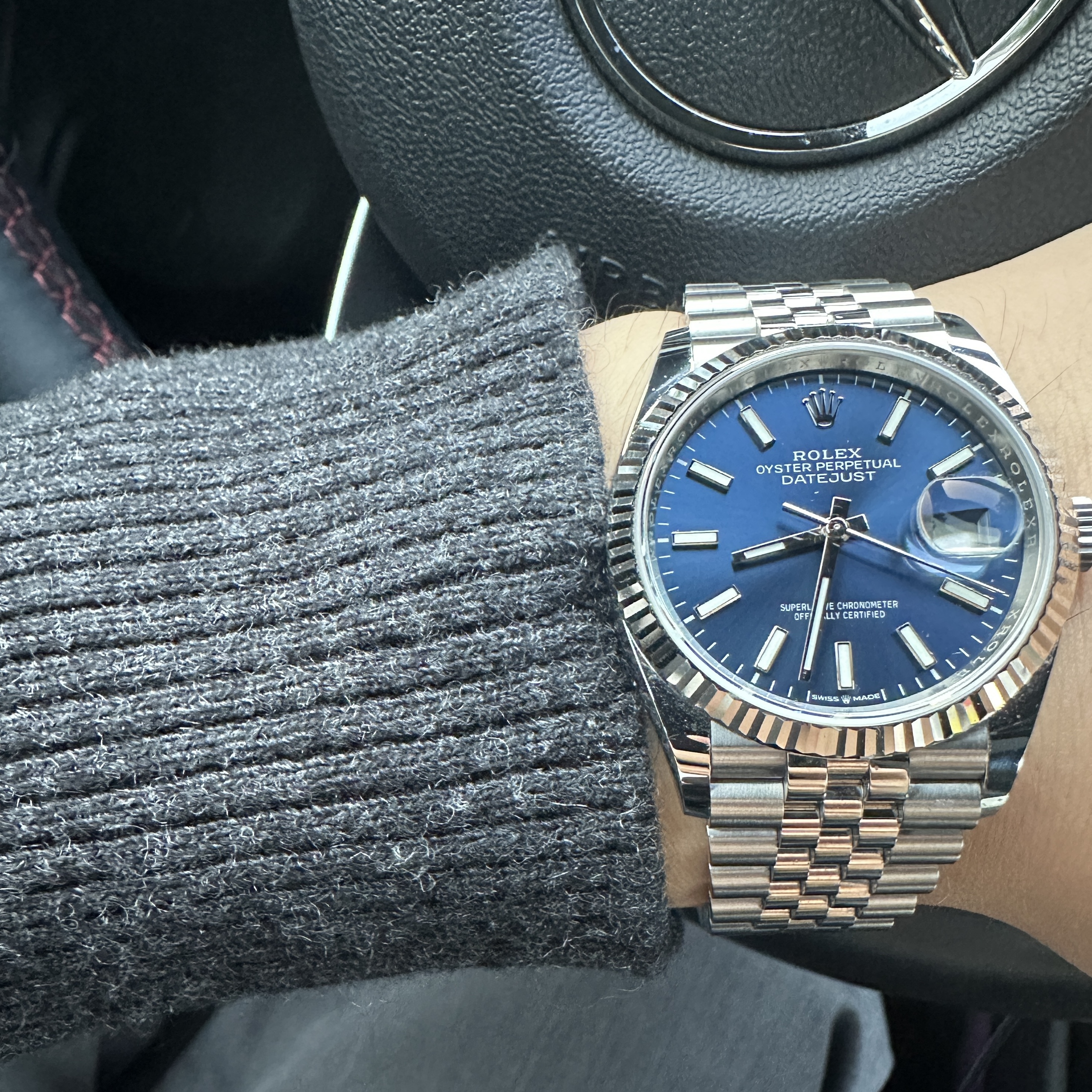 Rolex Datejust 36mm 126234 Bright Blue Jubilee, Thom Browne Cashmere 4-Bar Cardigan Dark Grey 착용 스타일