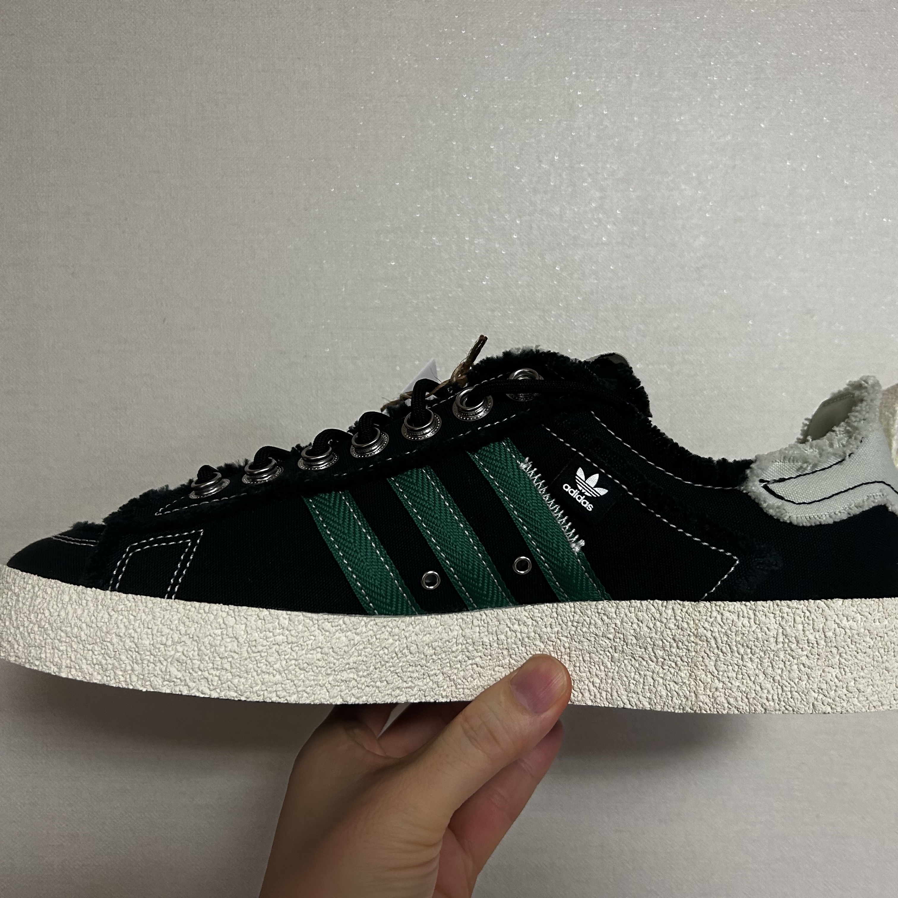 Adidas x Song for the Mute Campus 80s Core Black Cream White 착용 스타일 - 3