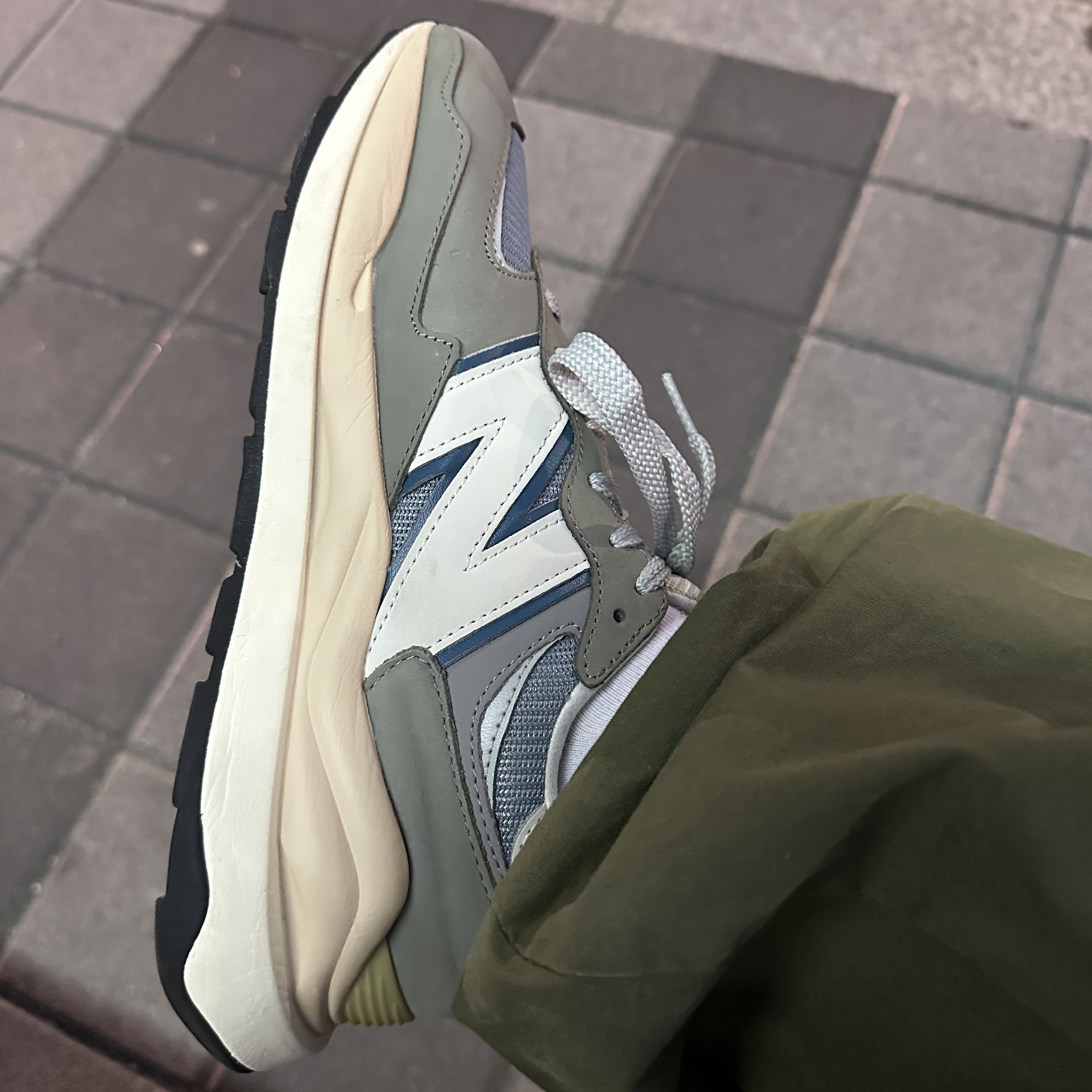 New Balance 5740 Shifted 착용 스타일 - 2