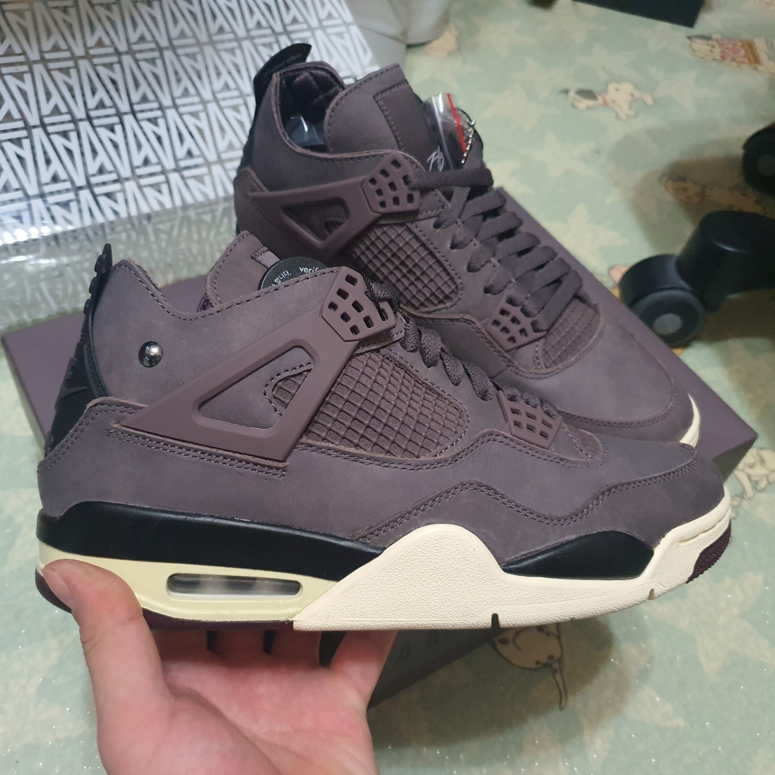 Jordan 4 x A Ma Maniere Retro Violet Ore 착용 스타일