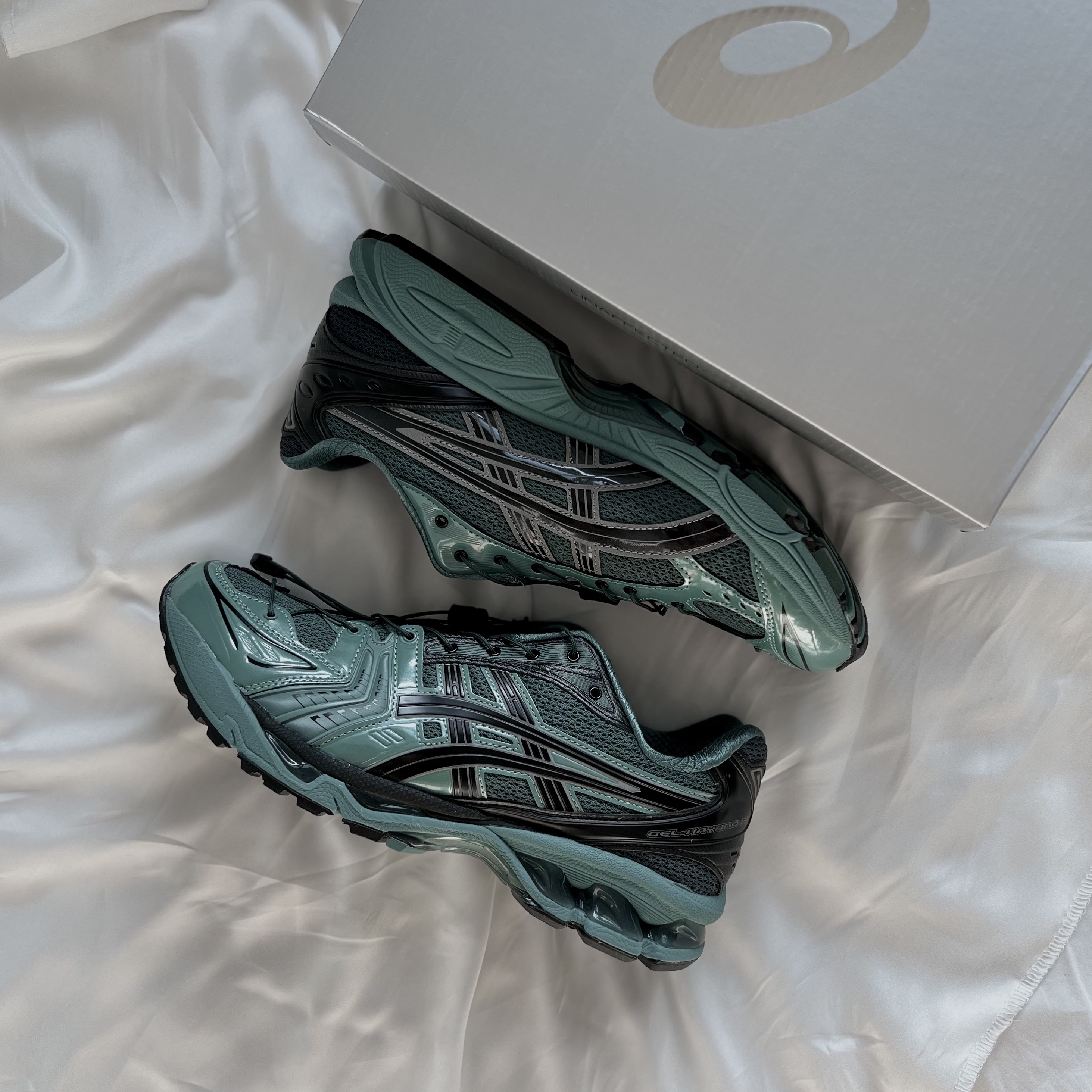Asics x Unaffected Gel-Kayano 14 Uranus Green 착용 스타일 - 1
