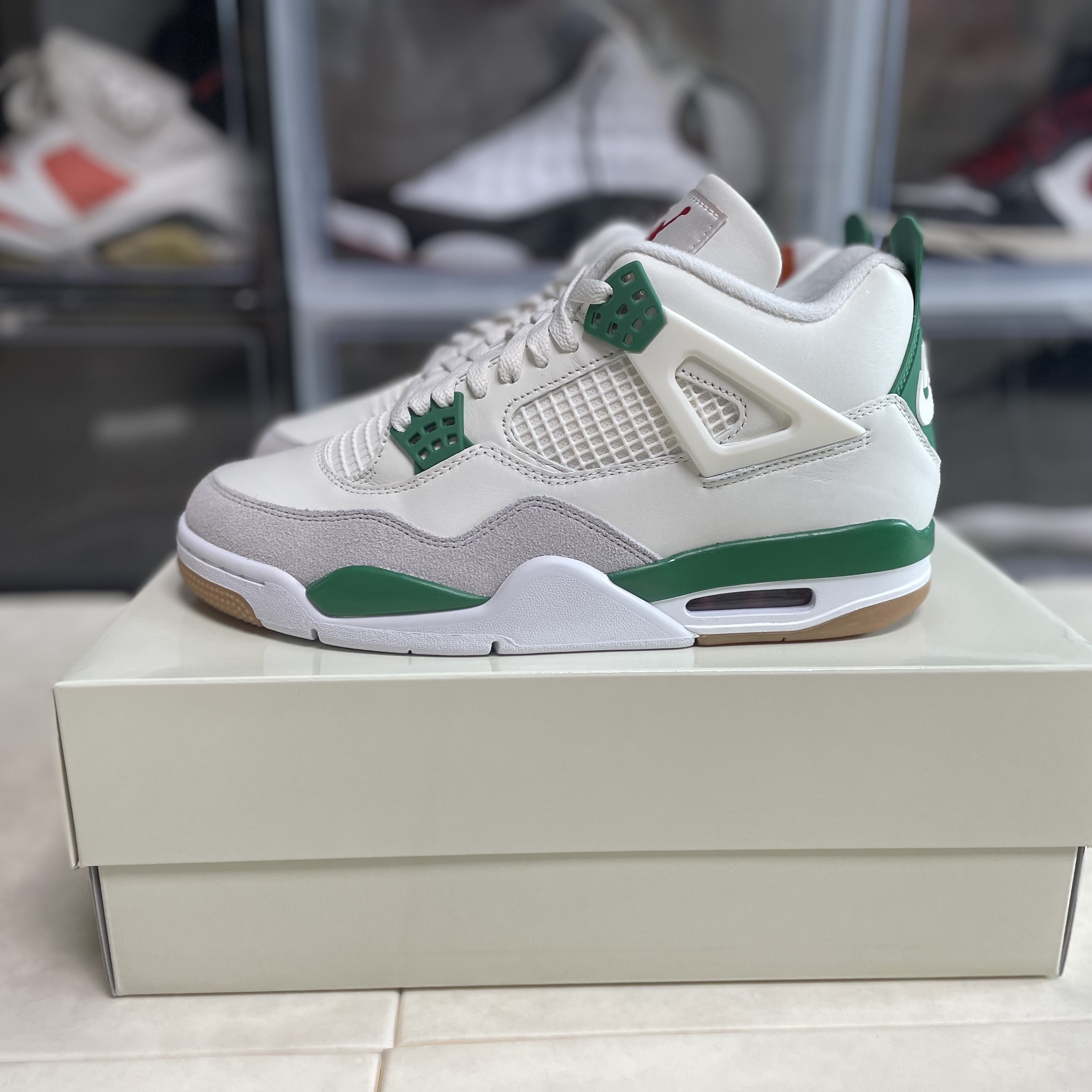 Jordan 4 x Nike SB Retro SP Pine Green 착용 스타일 - 1