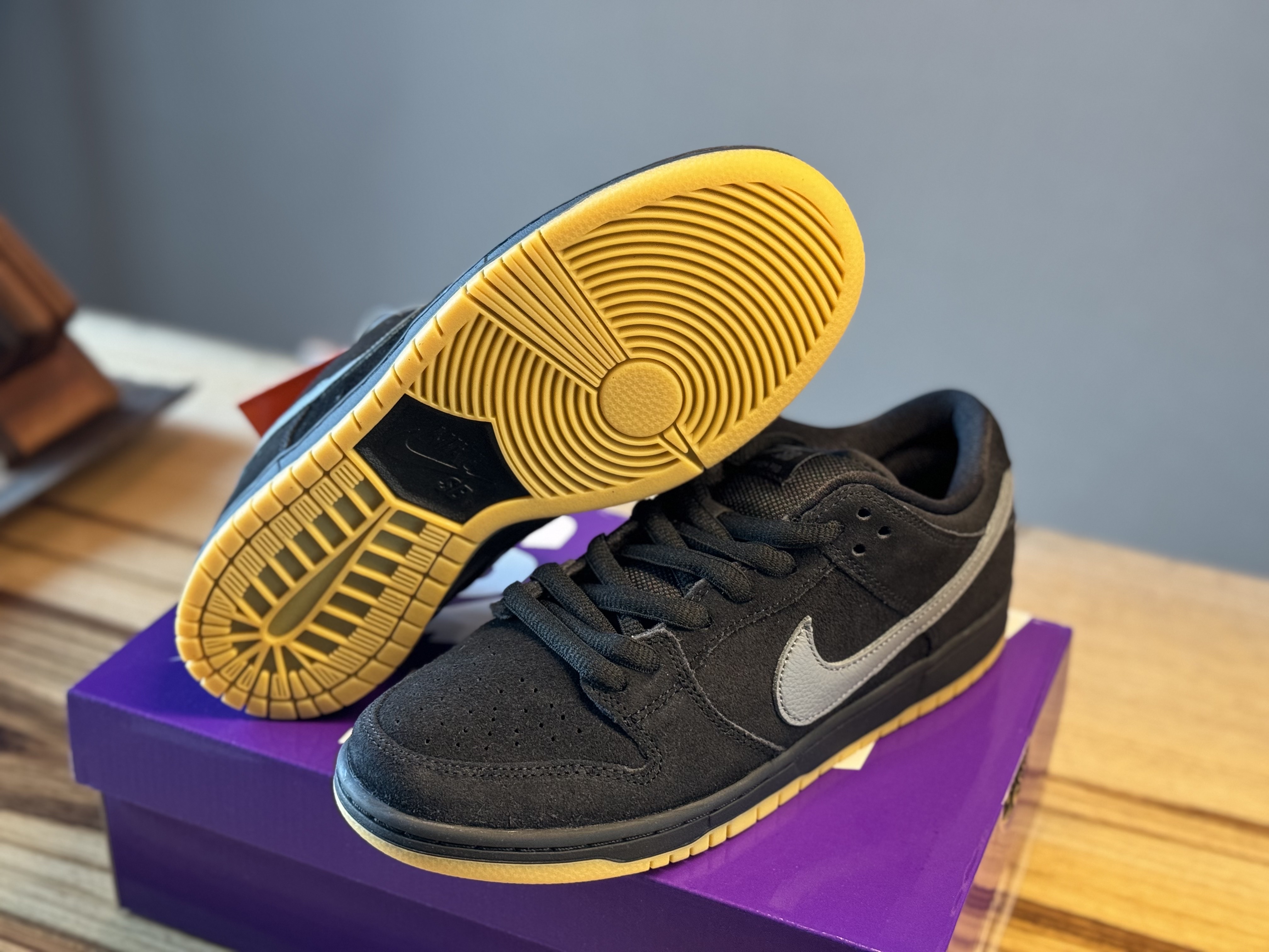 Nike SB Dunk Low Pro Black Cool Grey 착용 스타일 - 3