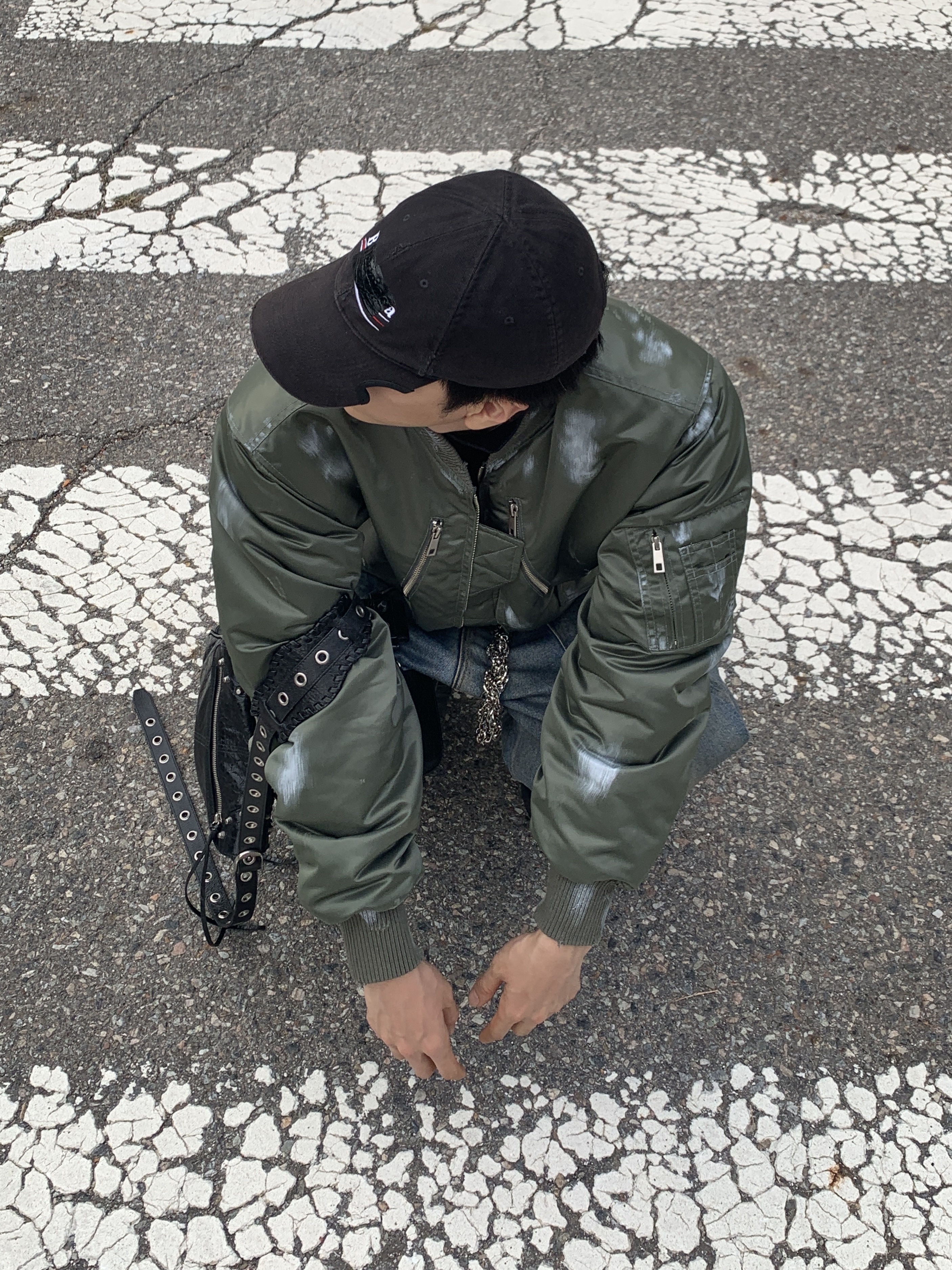 Project G/R Coated Backward Denim Pants Blue, Balenciaga XL Army Boots Full Eva Black 착용 스타일 - 4