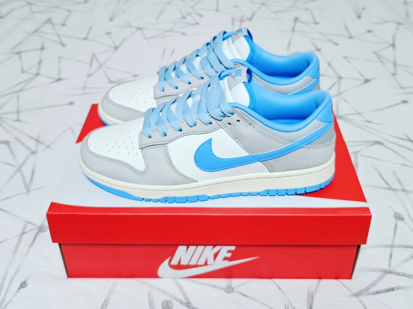 Nike Dunk Low Sail University Blue 착용 스타일 - 2