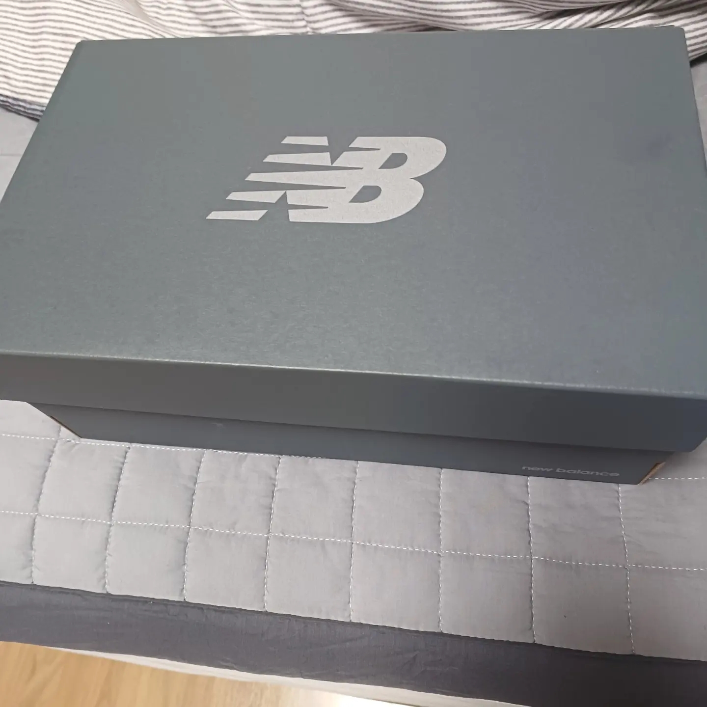 New Balance 2002R T2 Gray 착용 스타일 - 1