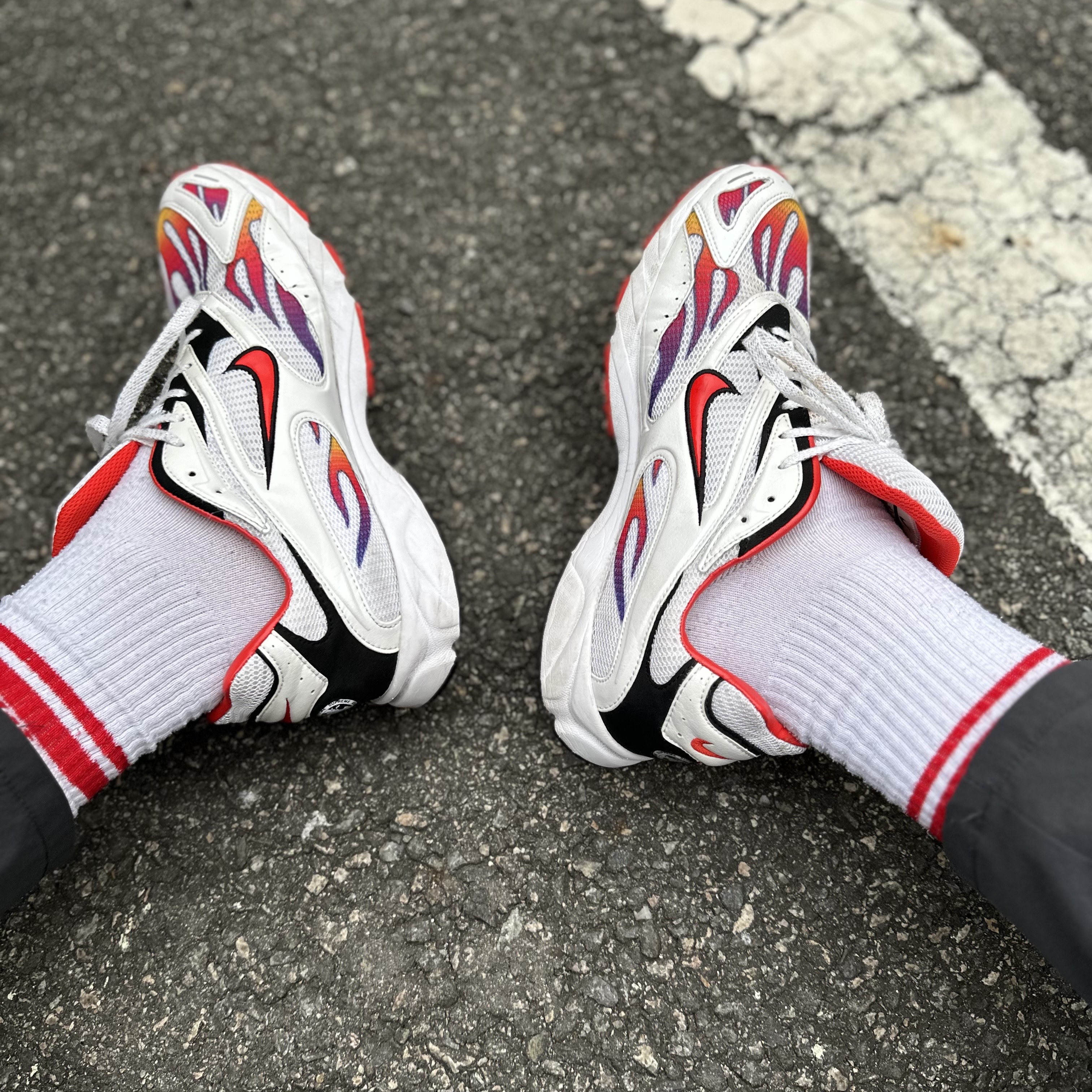 Nike x Supreme Zoom Streak Spectrum Plus White 착용 스타일 - 2
