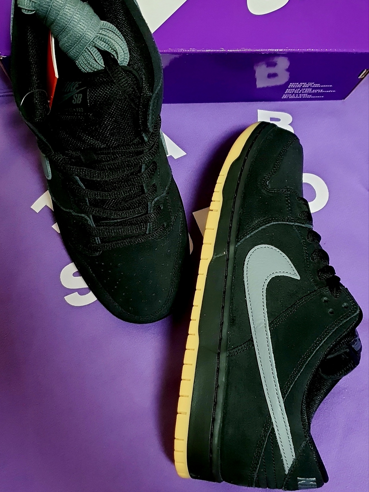 Nike SB Dunk Low Pro Black Cool Grey, IAB Studio x Thor Hoodie Purple 착용 스타일