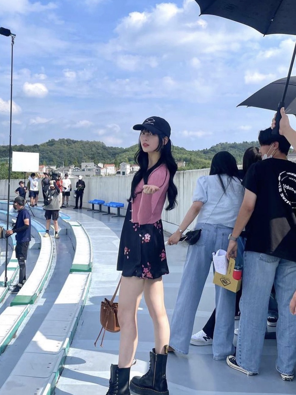 (W) Mischief Rhombus Basic Ball Cap Black 착용 스타일