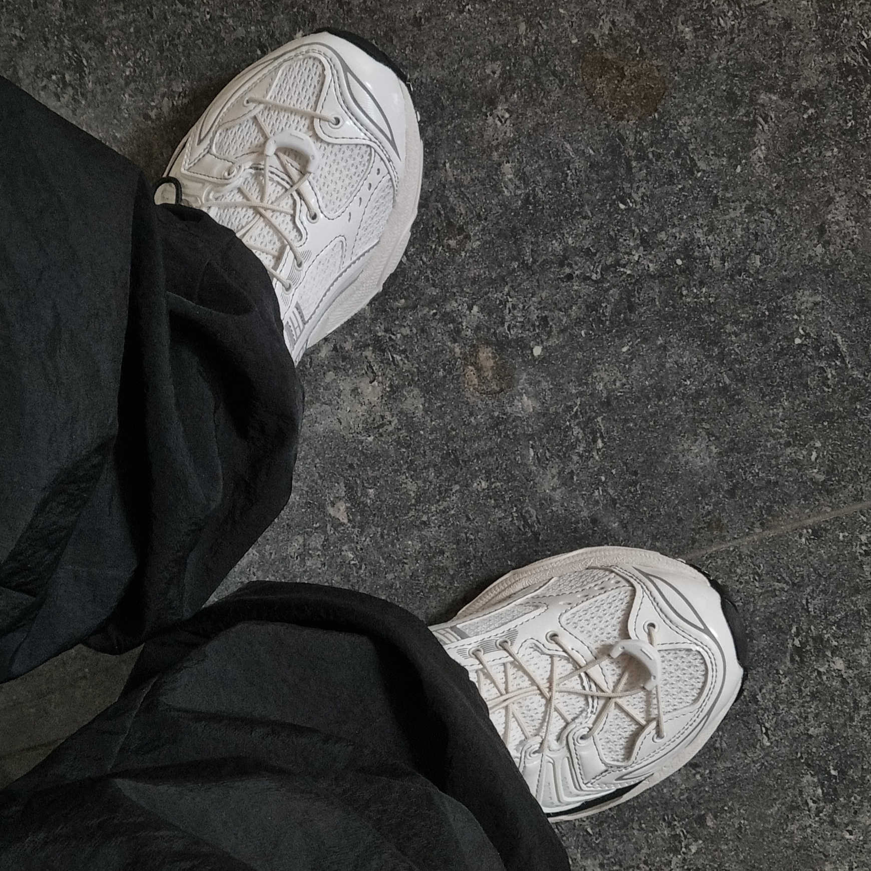 Asics x Unaffected Gel-Kayano 14 Galaxy White 착용 스타일