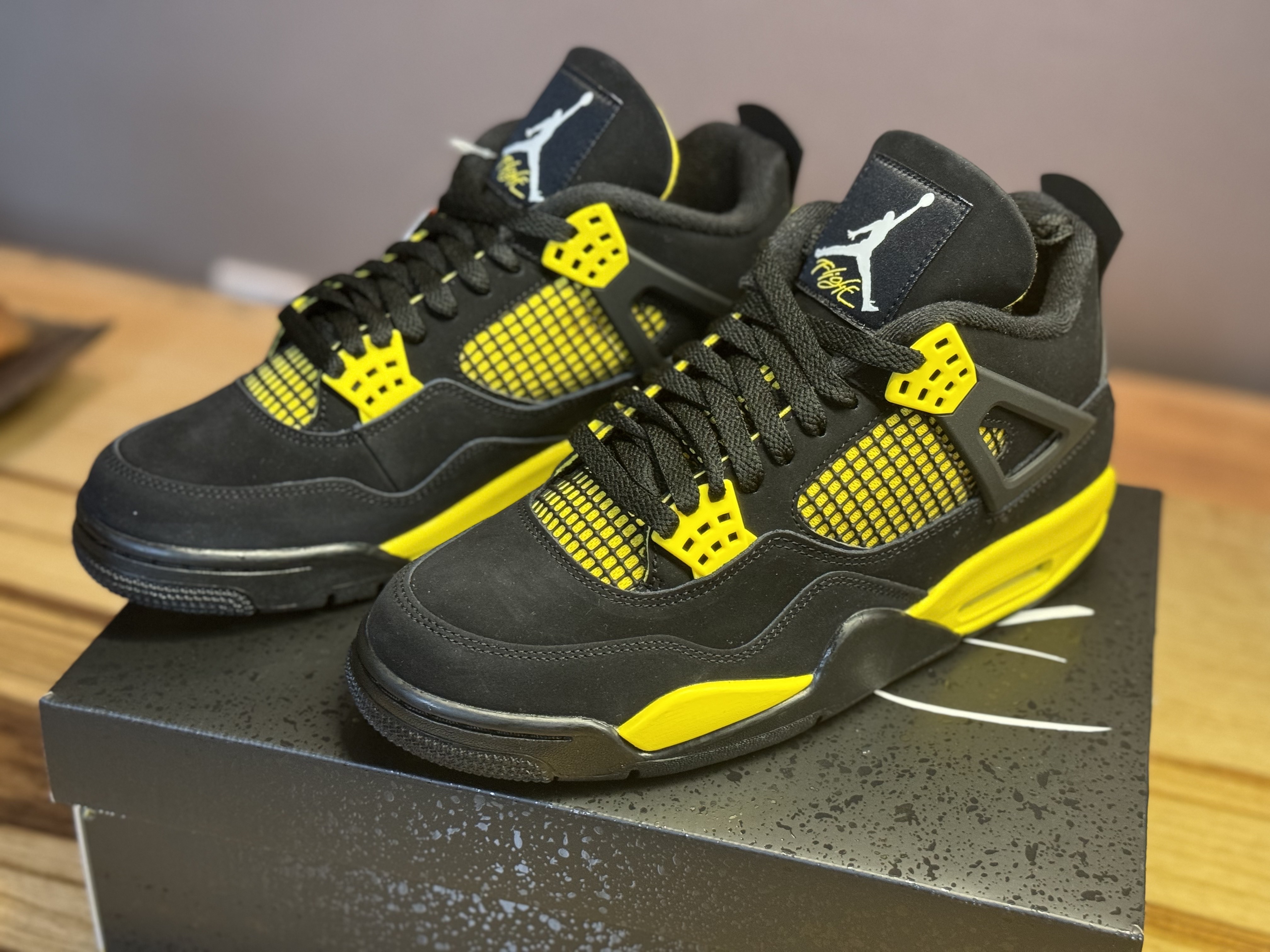 Jordan 4 Retro Thunder 2023 착용 스타일 - 2