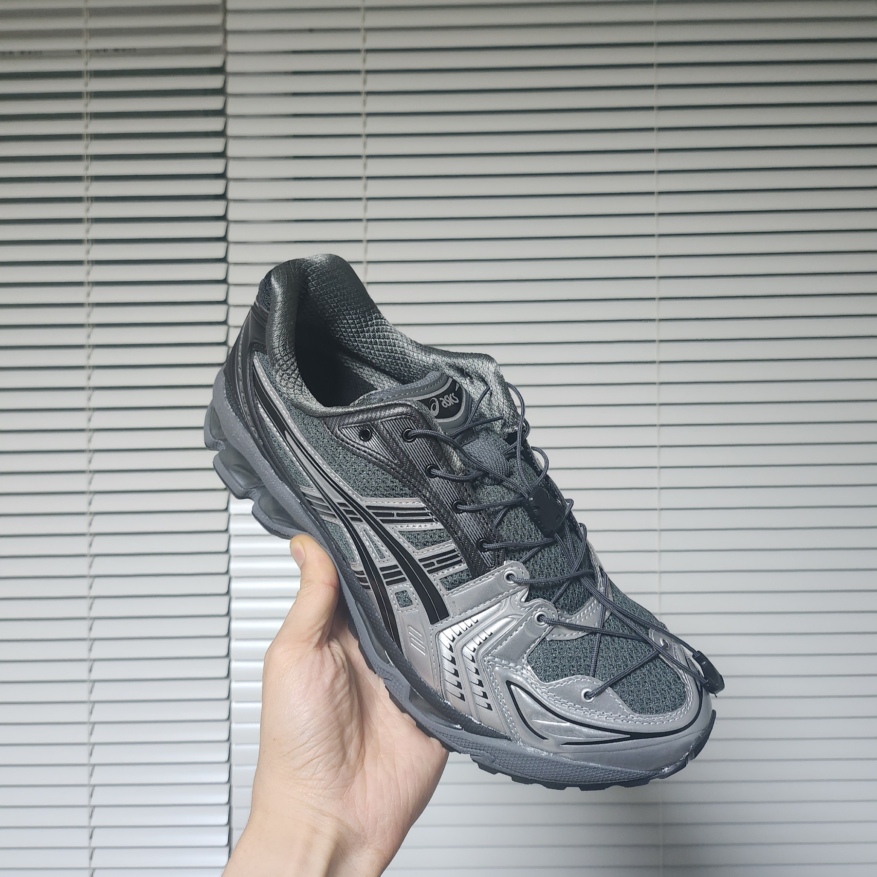 Asics x Unaffected Gel-Kayano 14 Silver Moon 착용 스타일