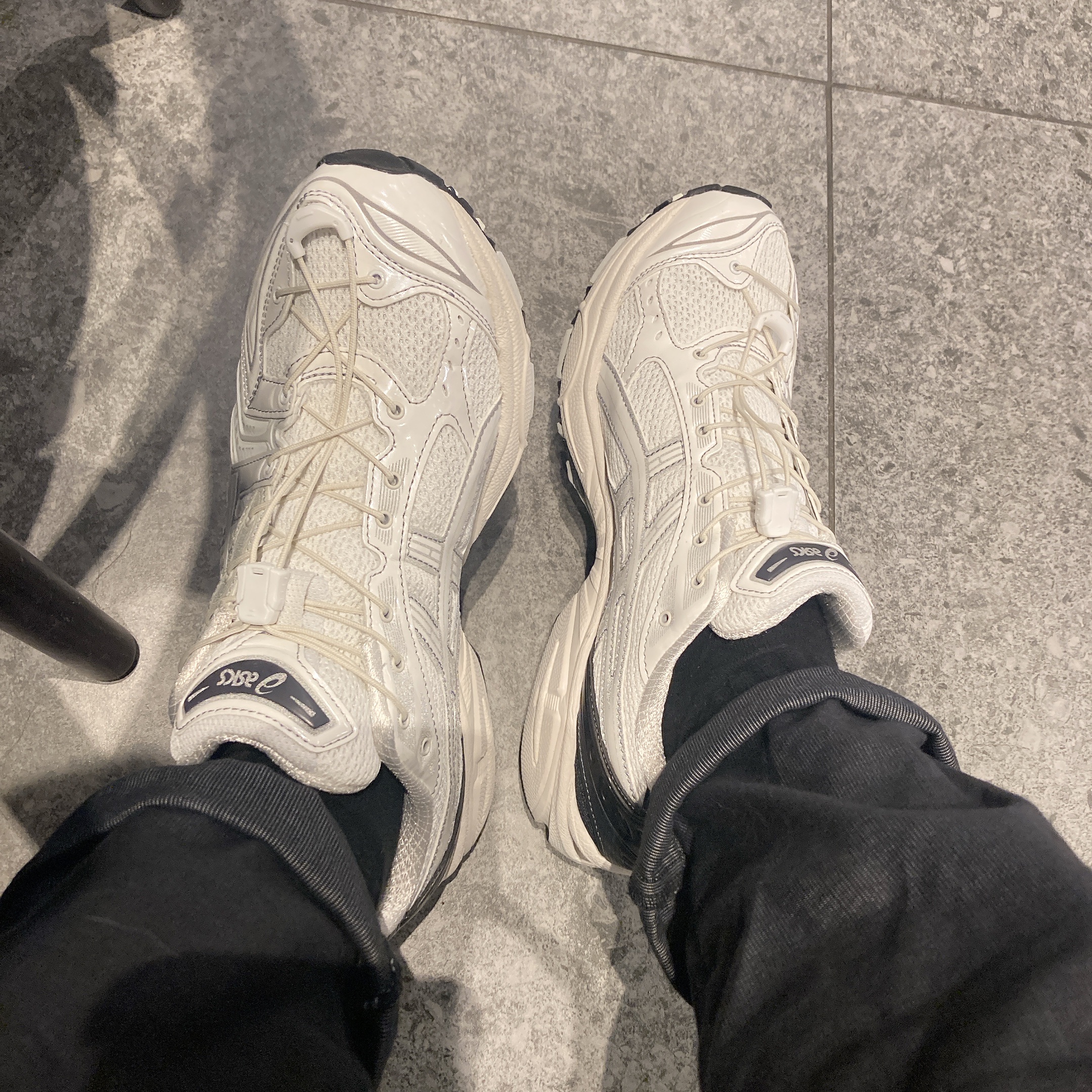 Asics x Unaffected Gel-Kayano 14 Galaxy White 착용 스타일