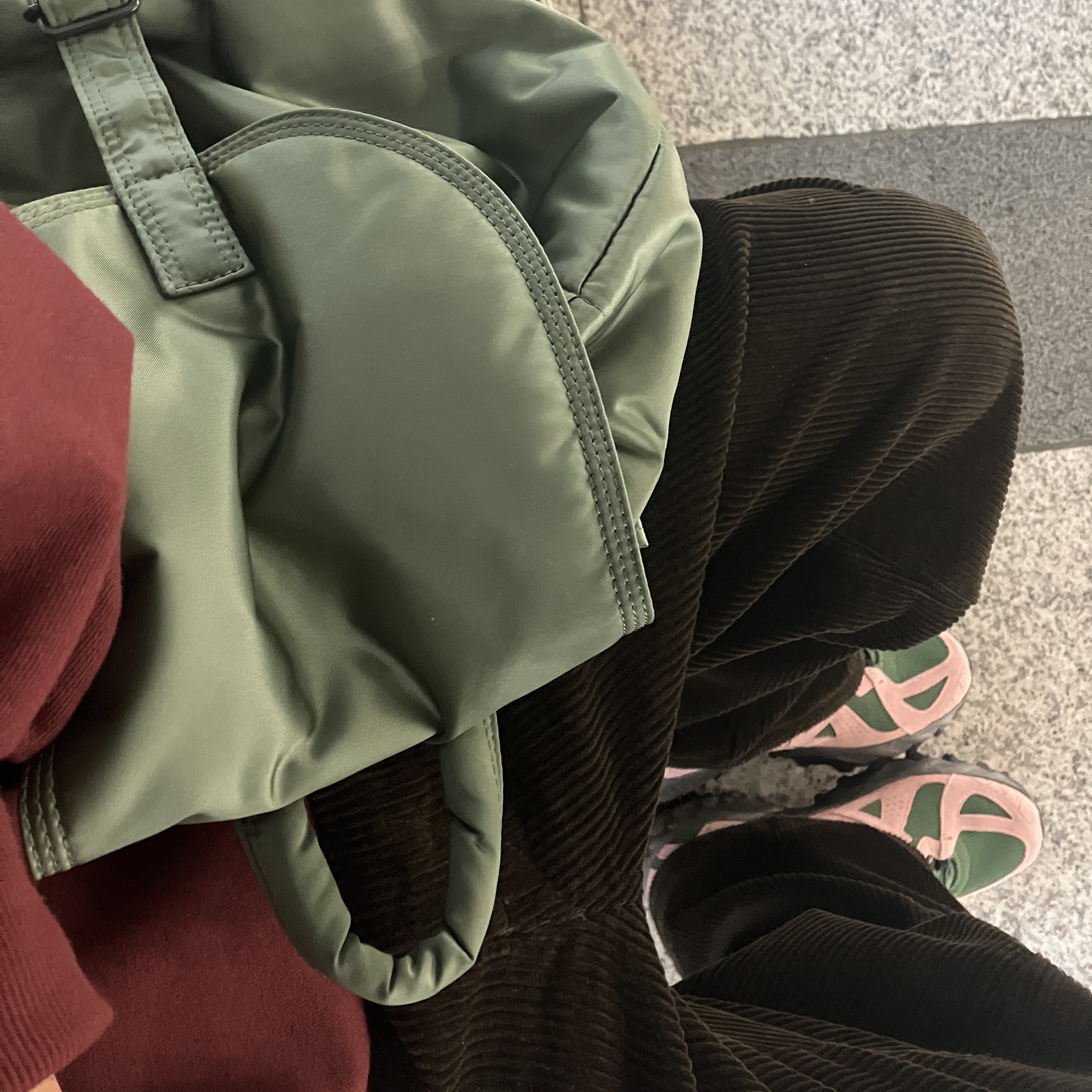 New Balance ML610T Pink Moon - D Standard, Porter Tanker Backpack Sage Green 착용 스타일 - 3