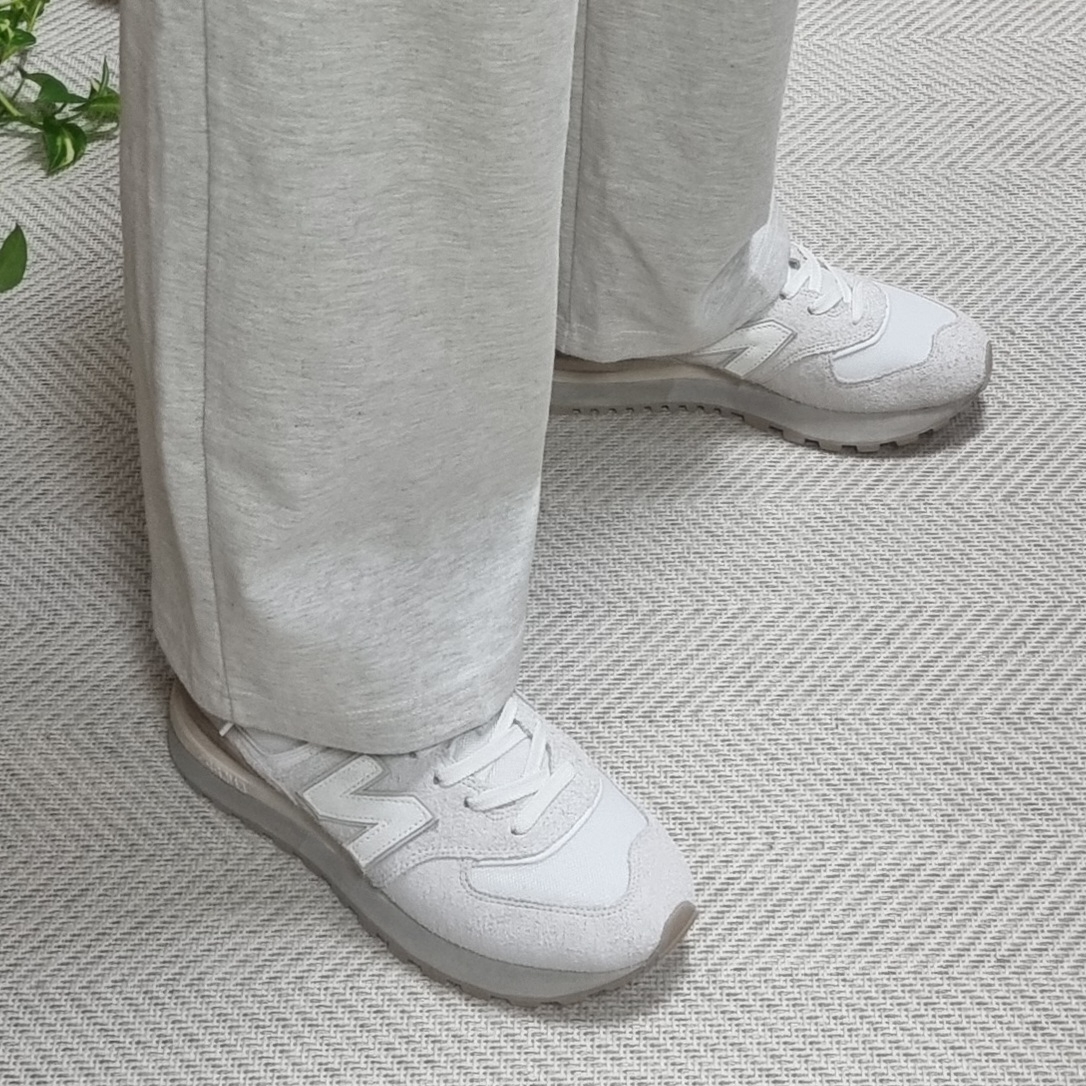 New Balance x Recto 574 Ash Cream Legacy 착용 스타일 - 1