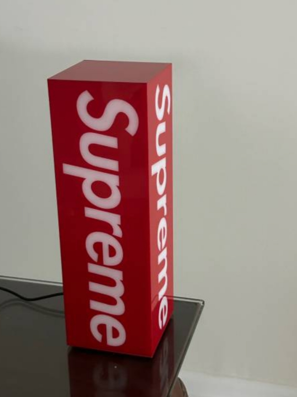 Supreme Box Logo Lamp Red - 23FW 착용 스타일 - 3