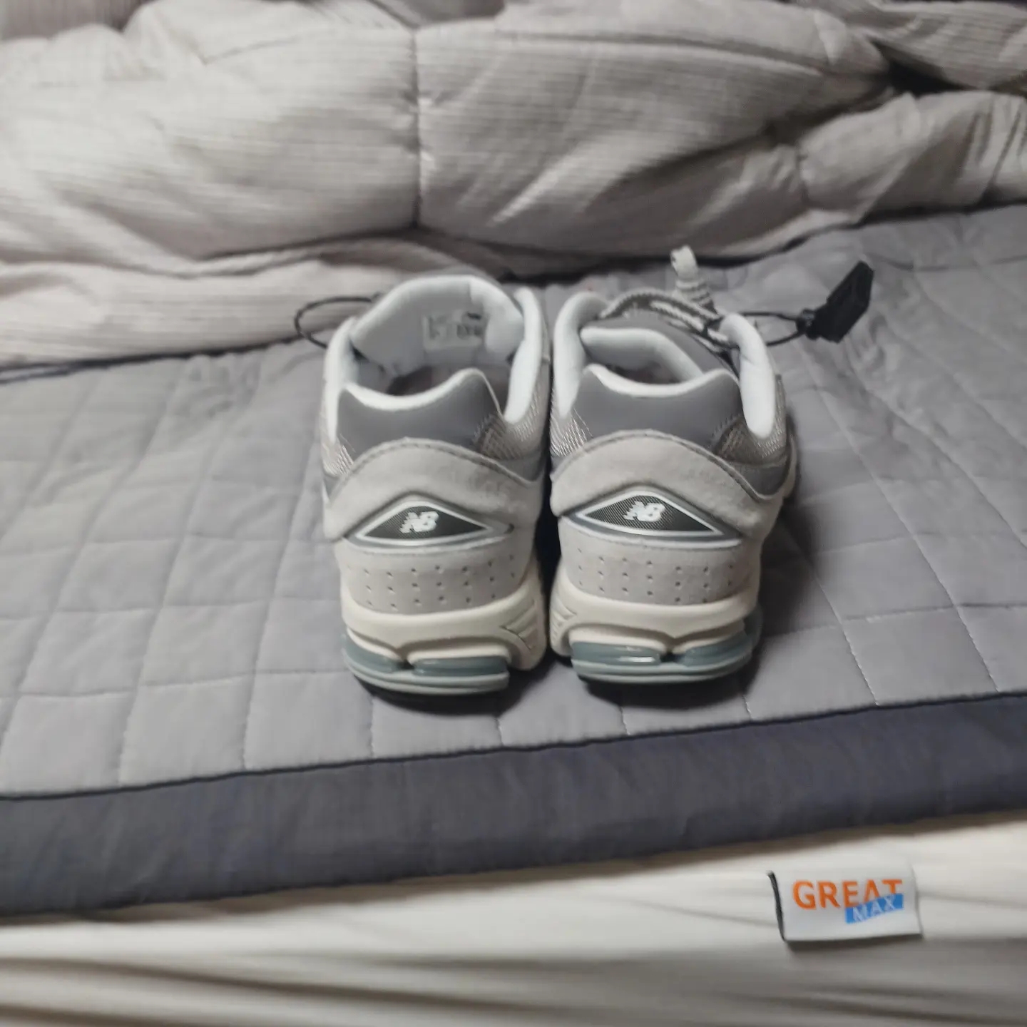 New Balance 2002R T2 Gray 착용 스타일 - 5