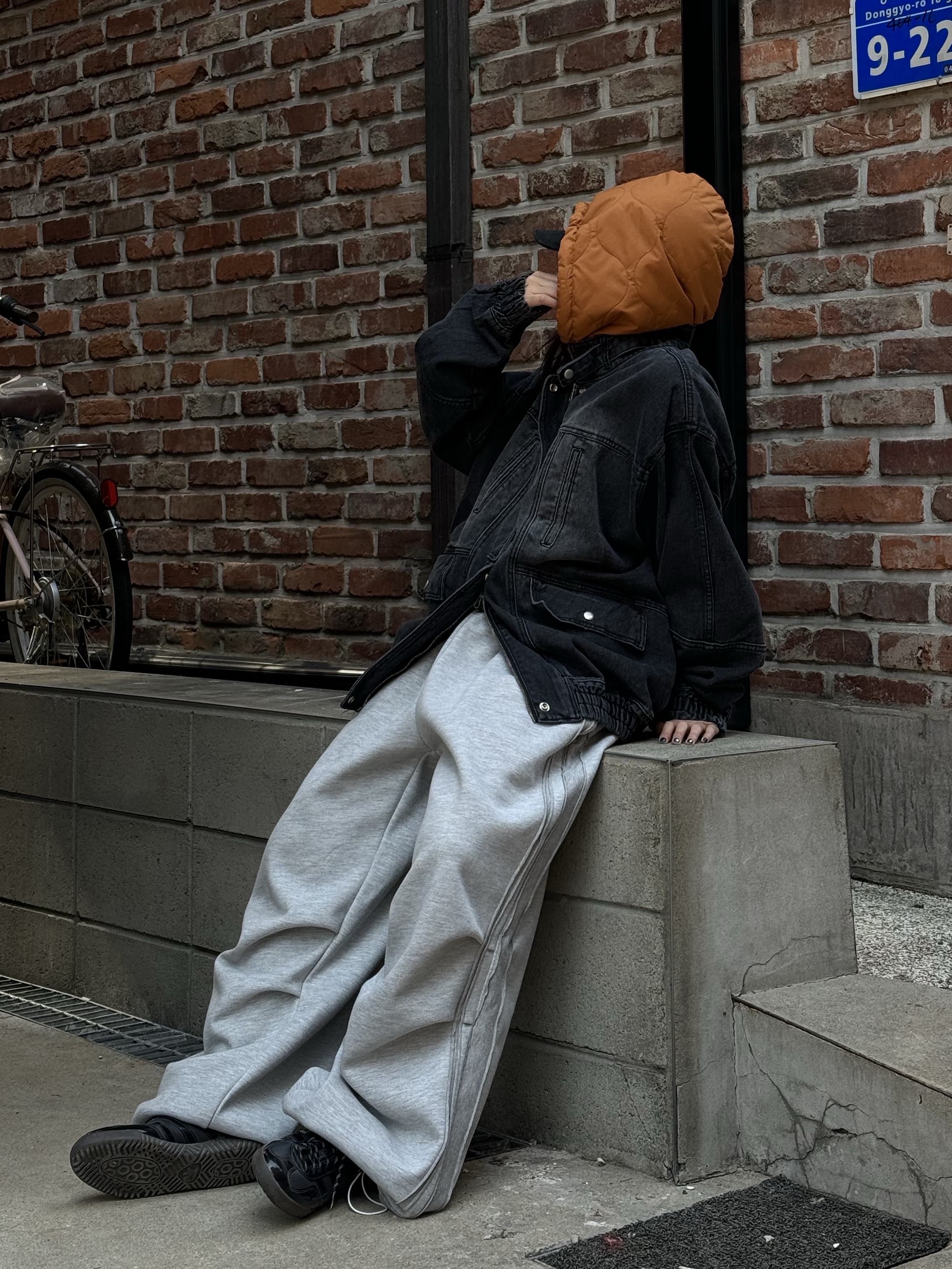 Adidas x Blondey McCoy A.B. Gazelle Indoor Black Gum 착용 스타일