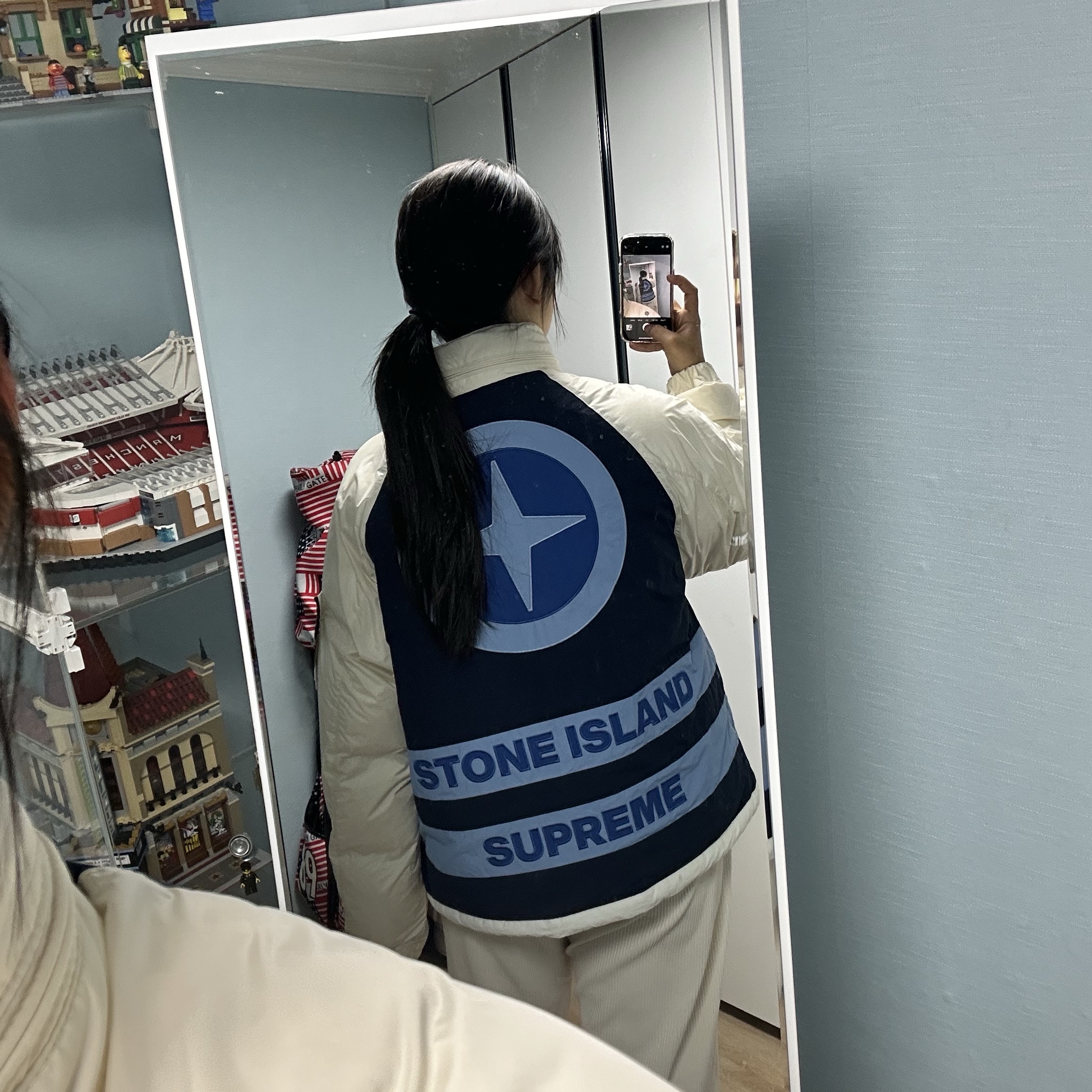 Supreme x Stone Island Reversible Down Puffer Jacket White - 23FW 착용 스타일 - 1