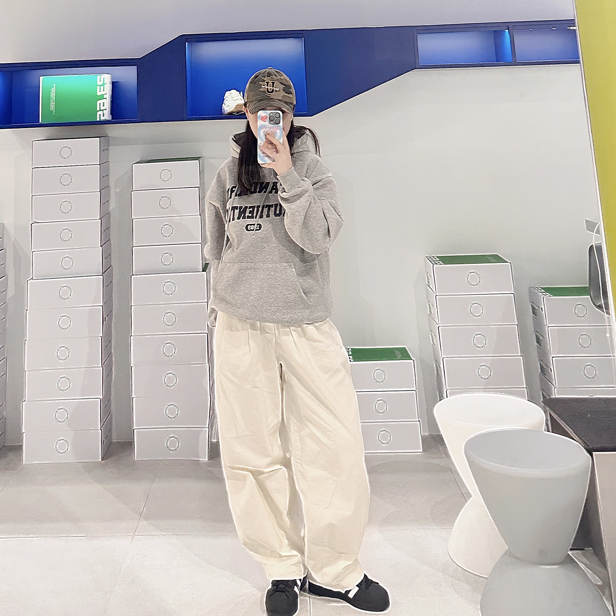 (J) Adidas Superstar Black White 착용 스타일