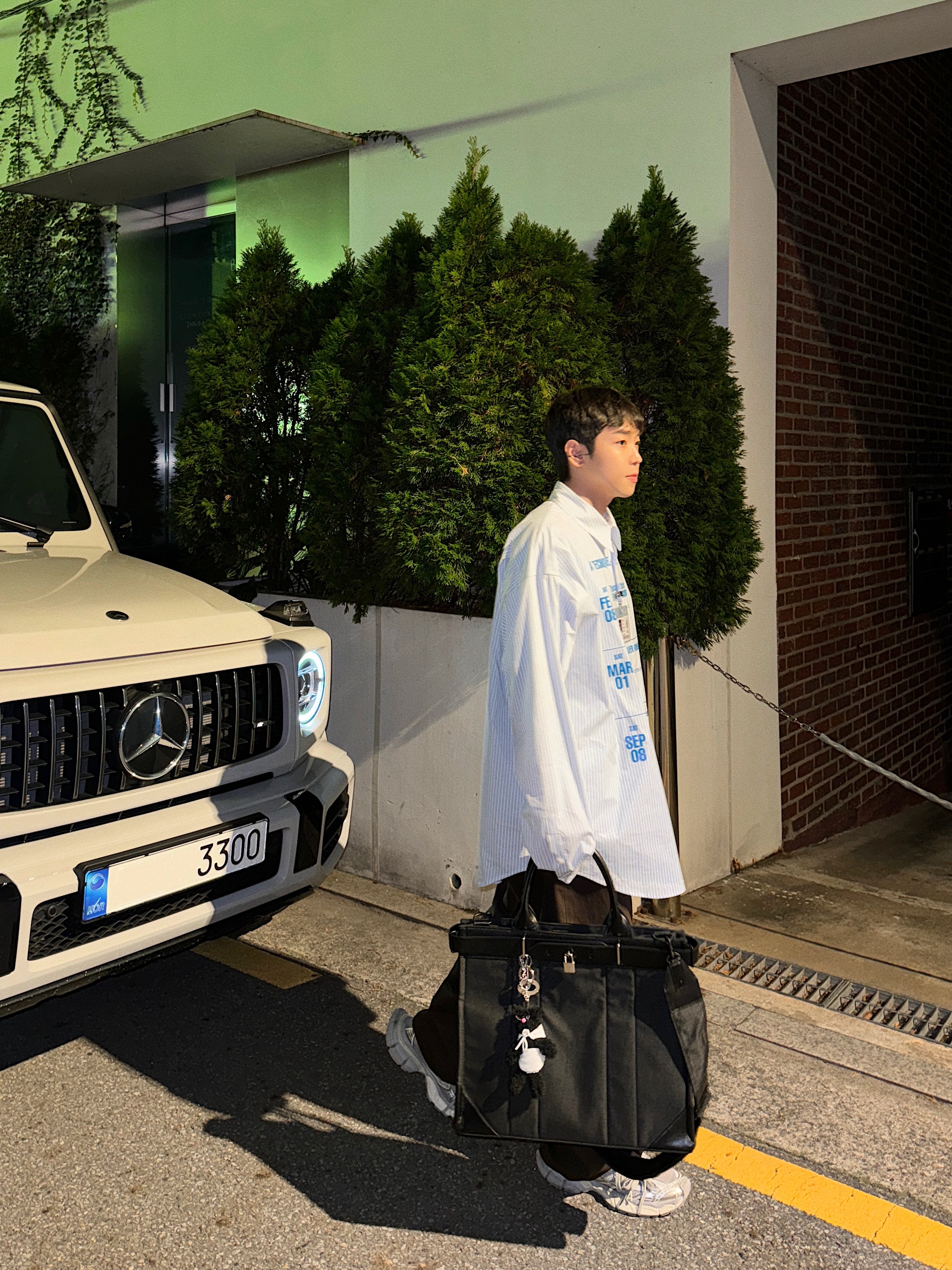 STU Coated Printing Stripe Shirts Sky Blue With Name Tag, STU x Monamhee Stu 착용 스타일 - 2