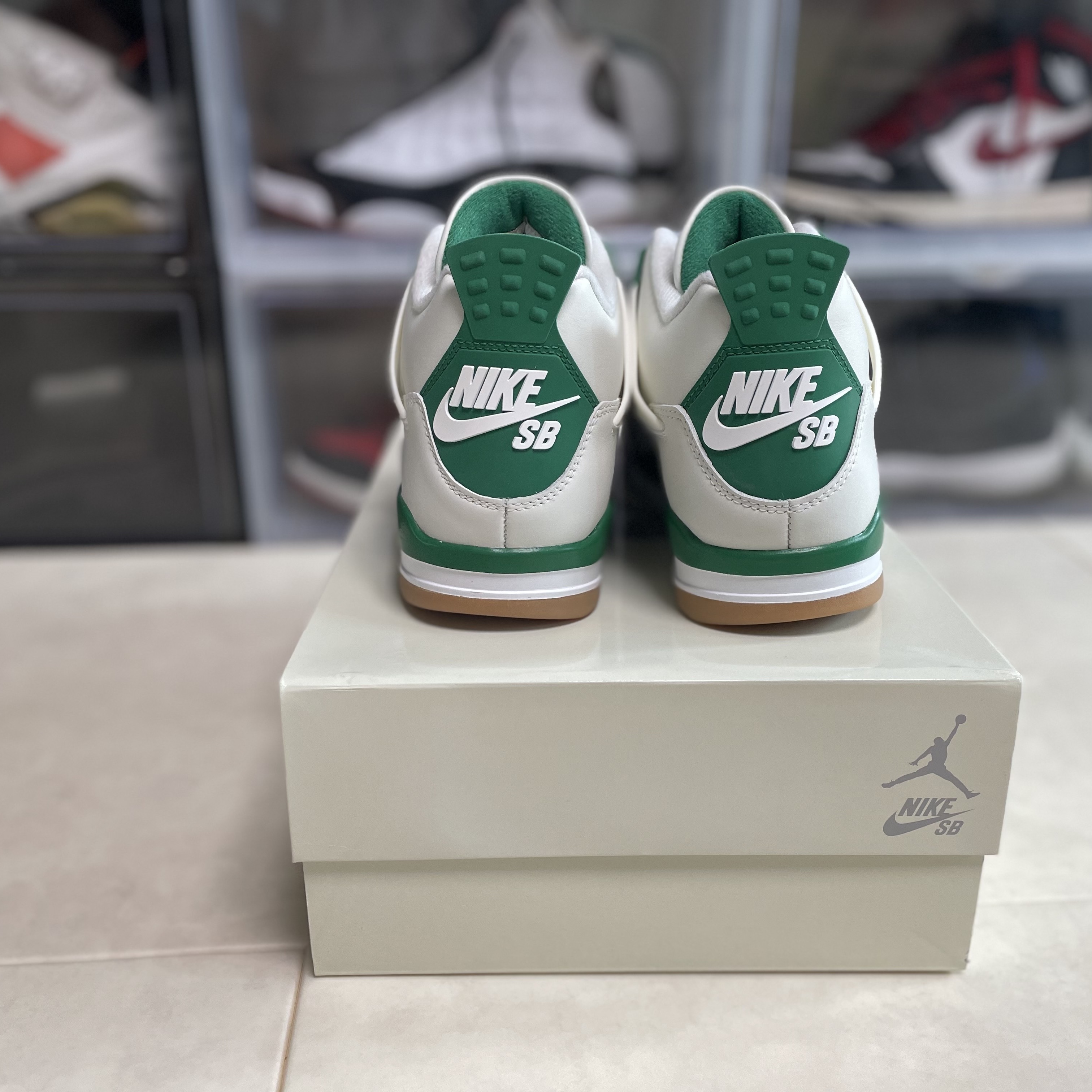 Jordan 4 x Nike SB Retro SP Pine Green 착용 스타일 - 3