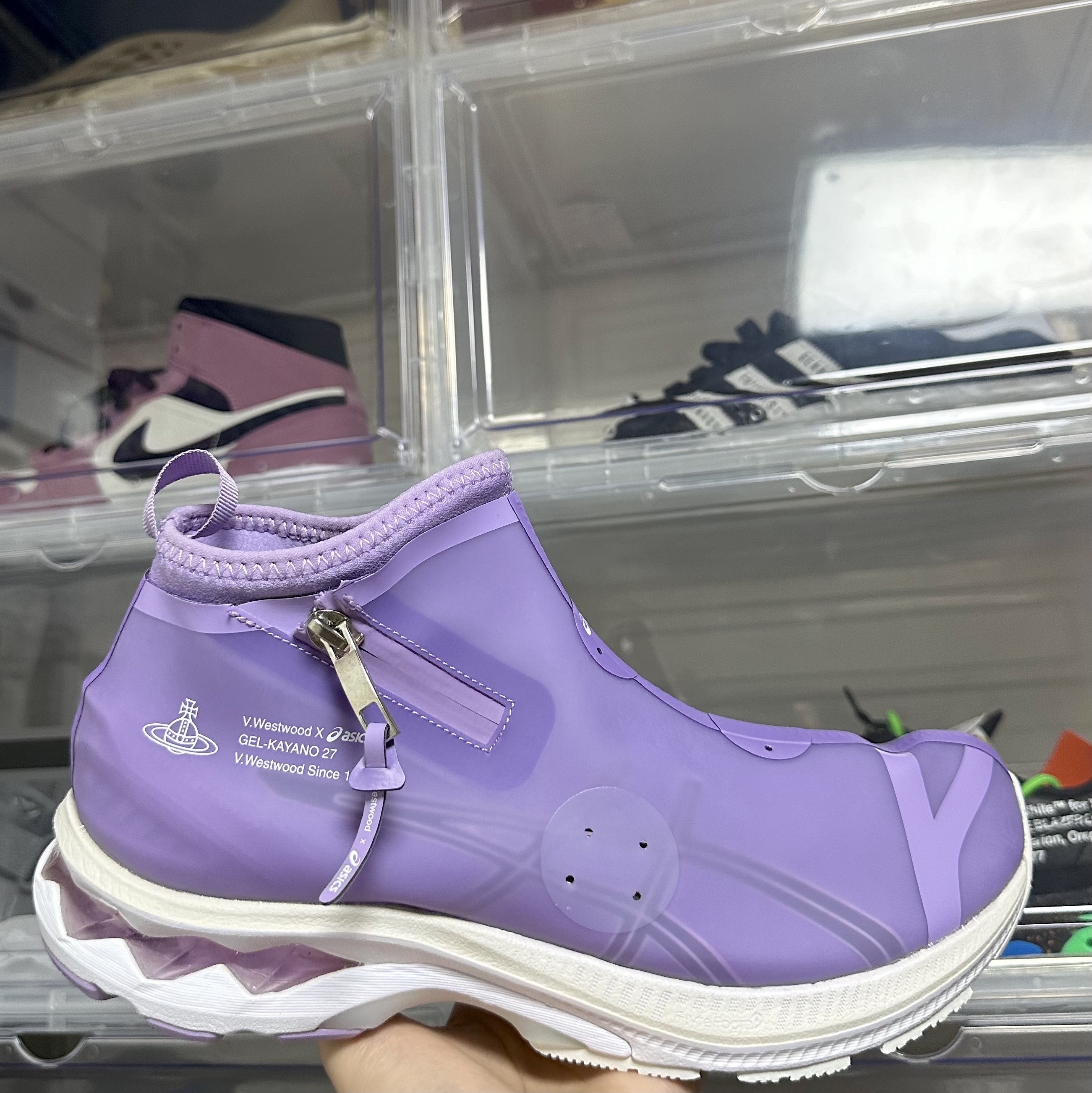 Asics x Vivienne Westwood Gel-Kayano 27 LTX Vapor 착용 스타일
