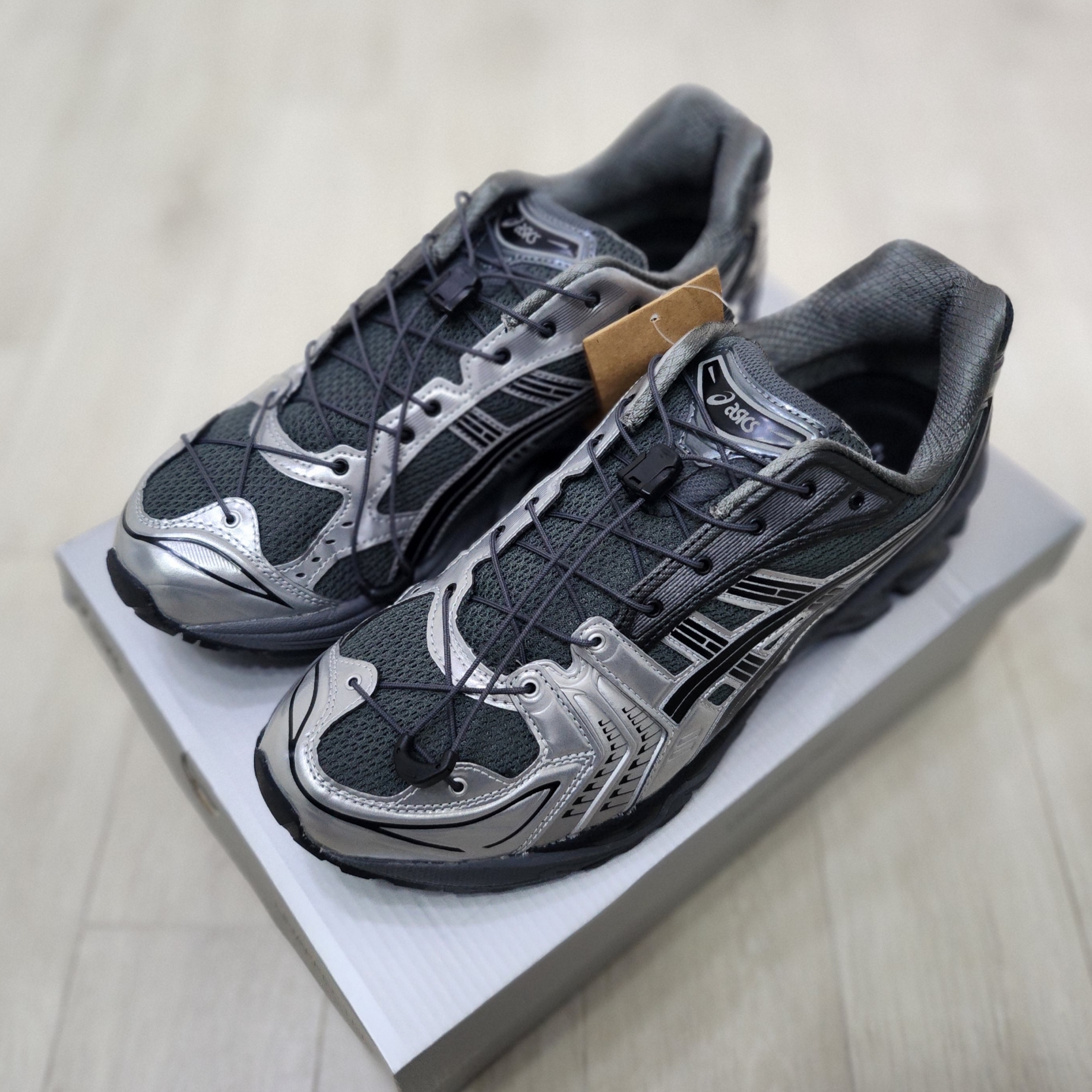 Asics x Unaffected Gel-Kayano 14 Silver Moon 착용 스타일 - 2