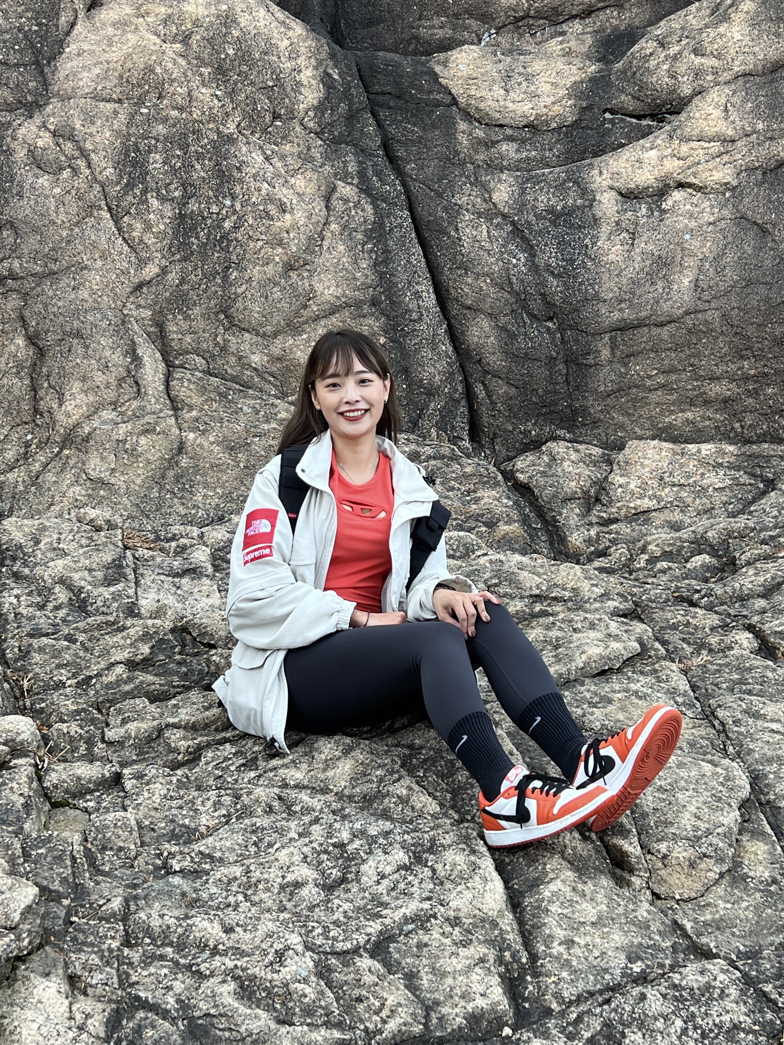 Supreme x The North Face Trekking Convertible Jacket Stone - 22SS, Jordan 1 Low OG Starfish 착용 스타일 - 4